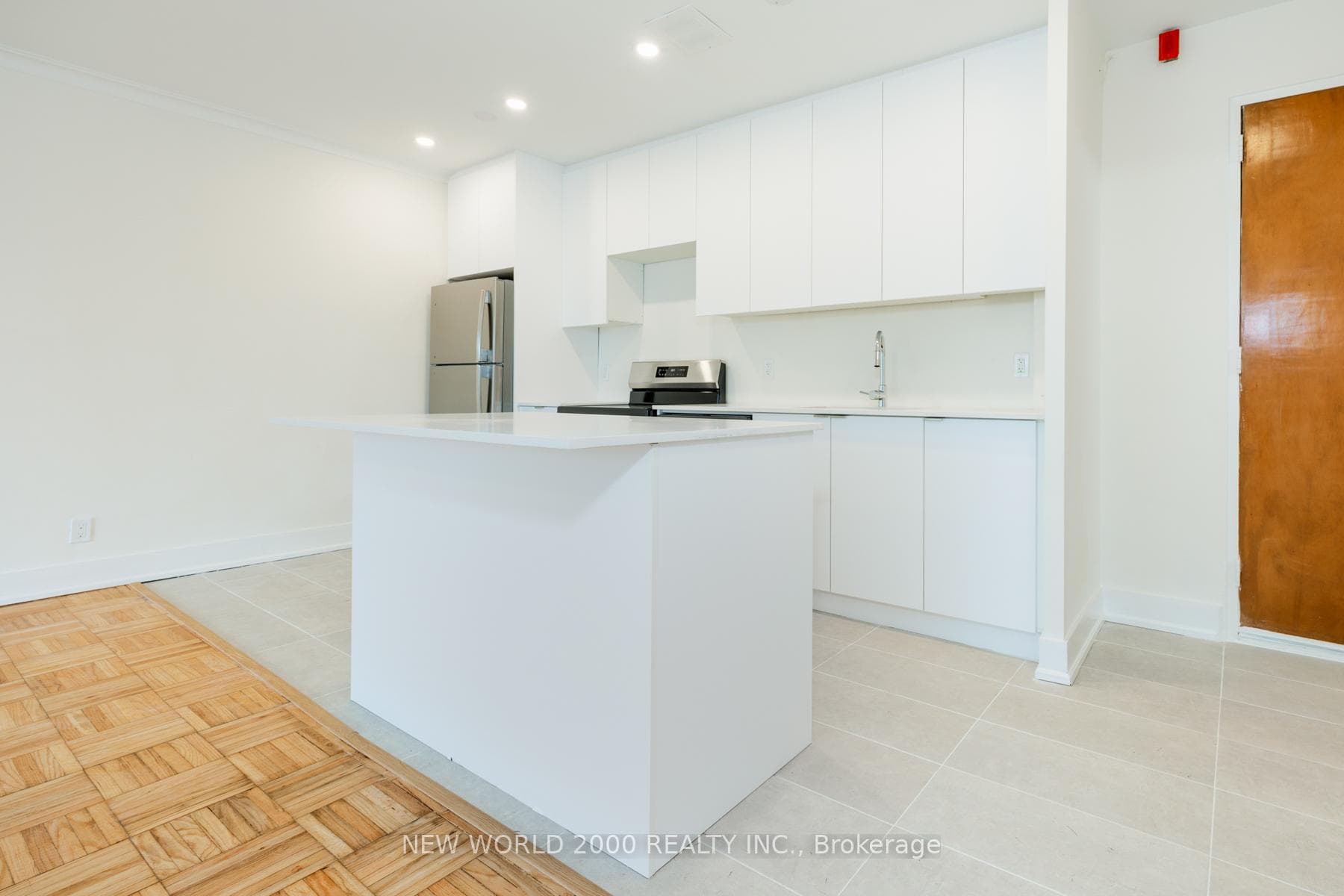 49 Glen Elm Avenue Unit 413 photo 14