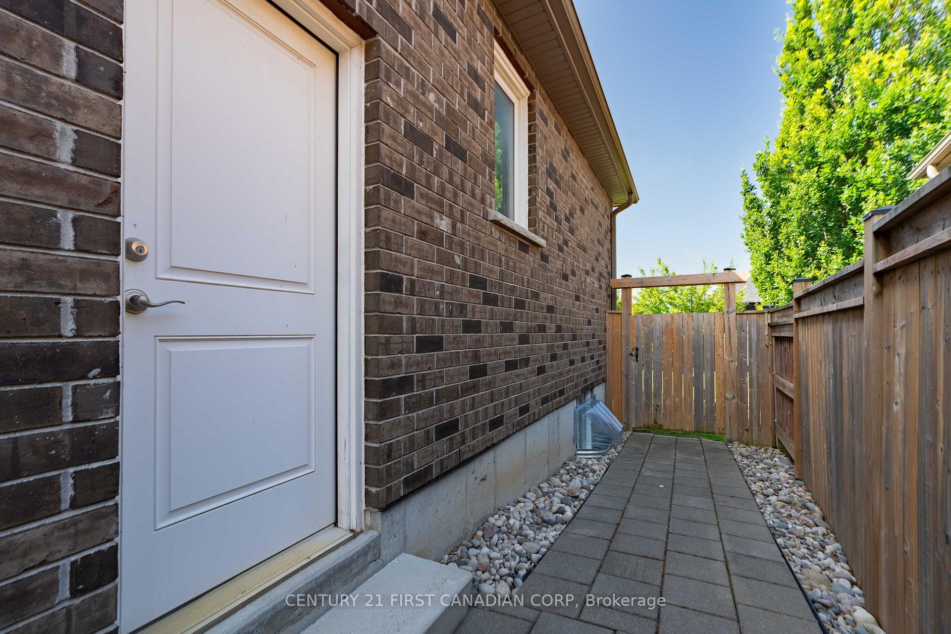 155 Spencer Avenue photo 5