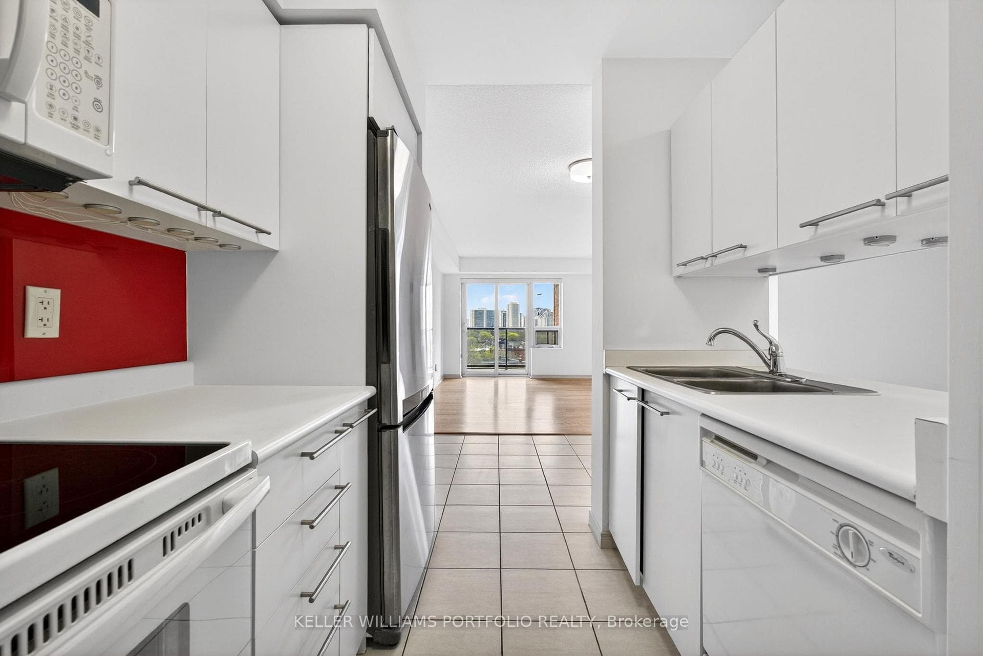 61 Heintzman Street Unit 819 photo 13