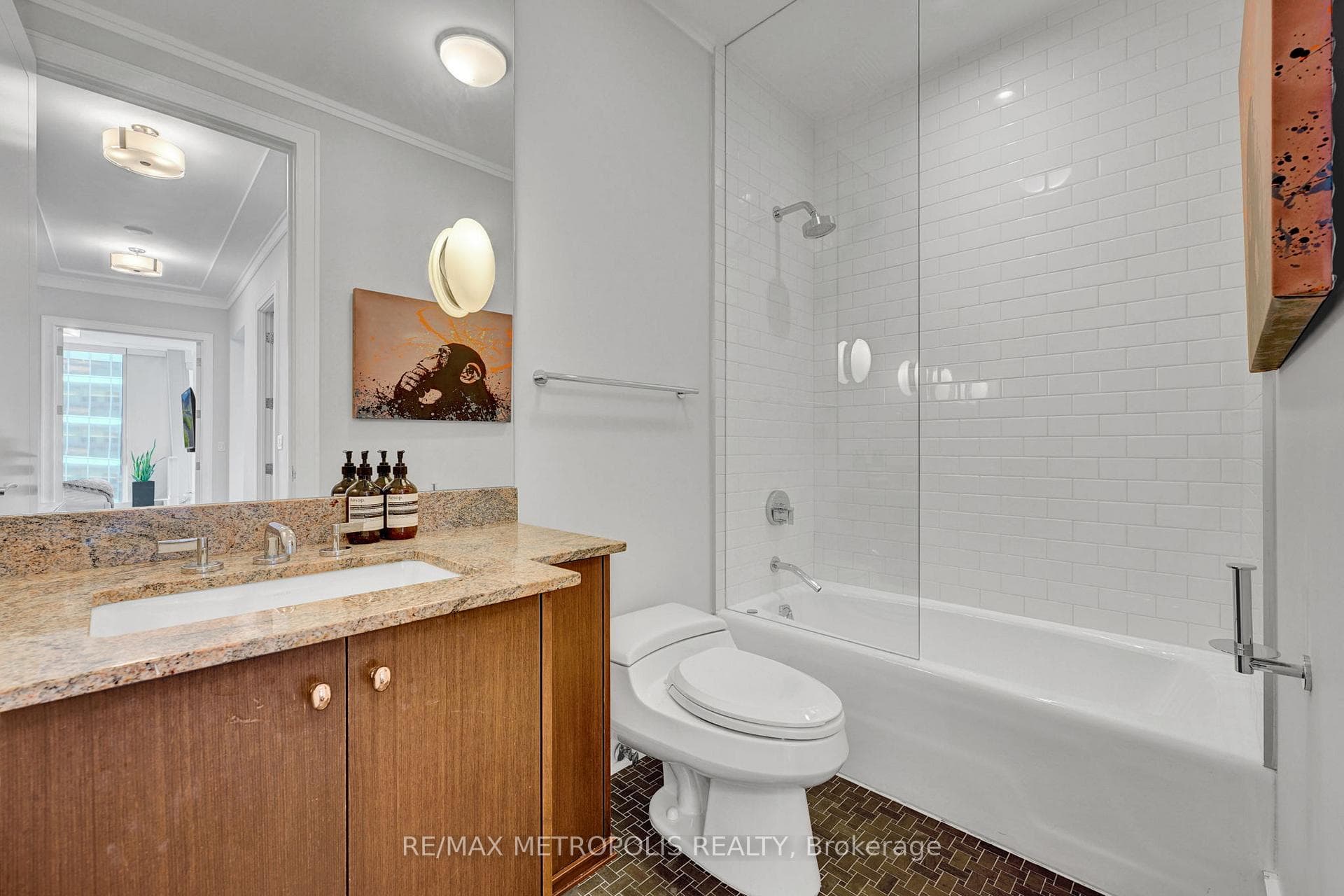 183 Wellington Street Unit 3103 photo 27
