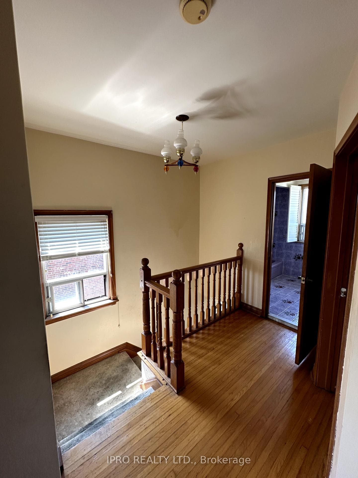 371 Hillmount Avenue photo 15