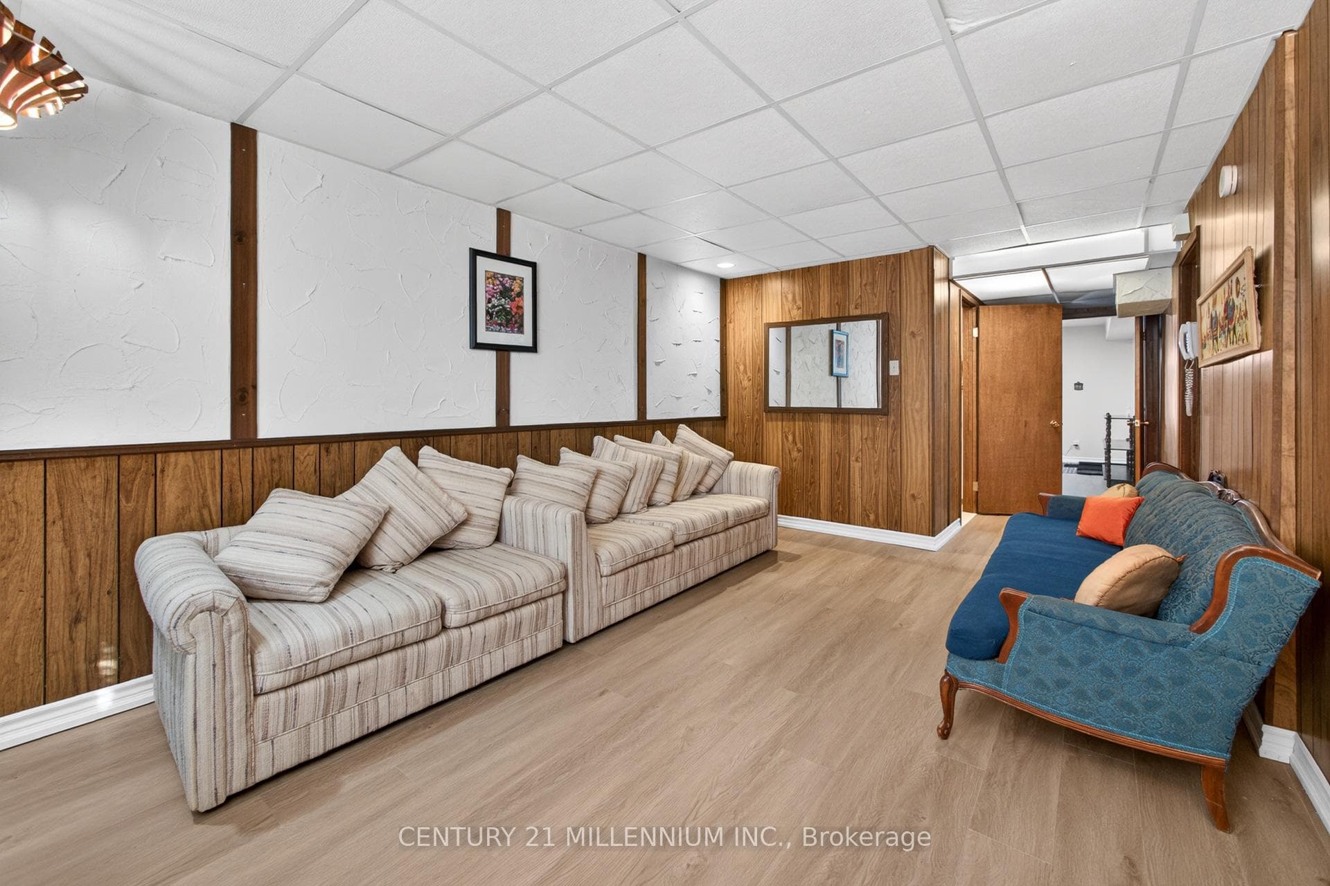 96 Shadeland Crescent photo 9