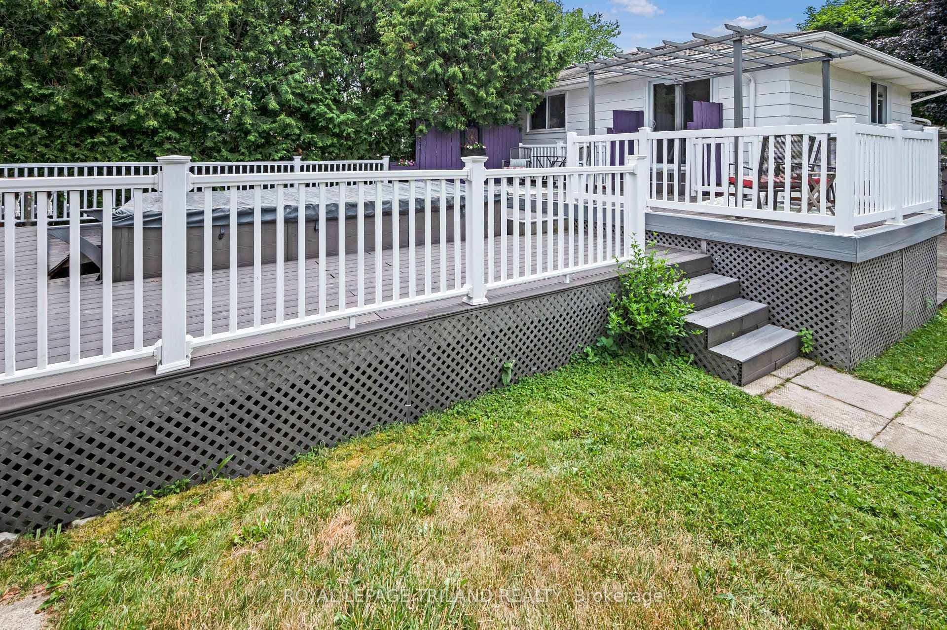 73 GENEVIVE Place photo 33