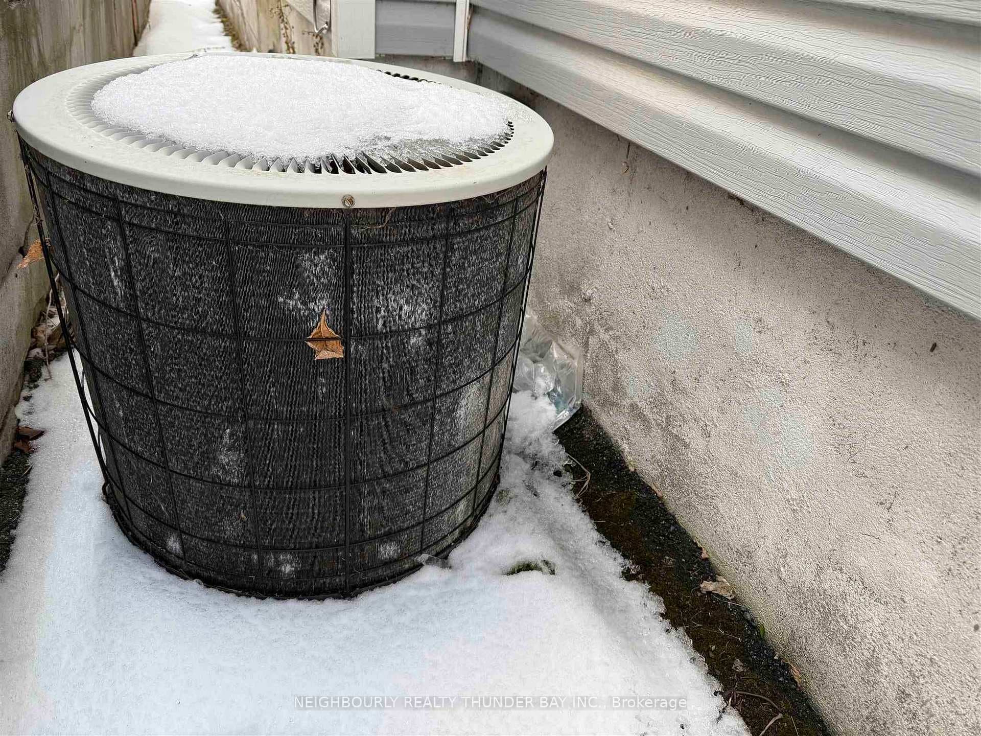 543 Leslie Avenue photo 29