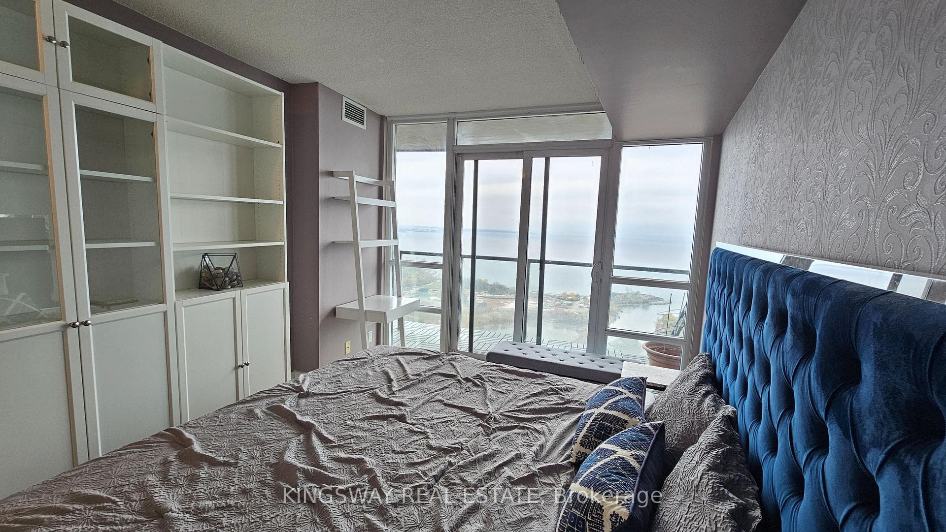 2230 Lake Shore Boulevard Unit 3707 photo 11