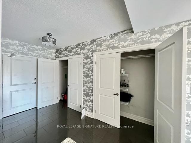 150 Wellington Street Unit 503 photo 7