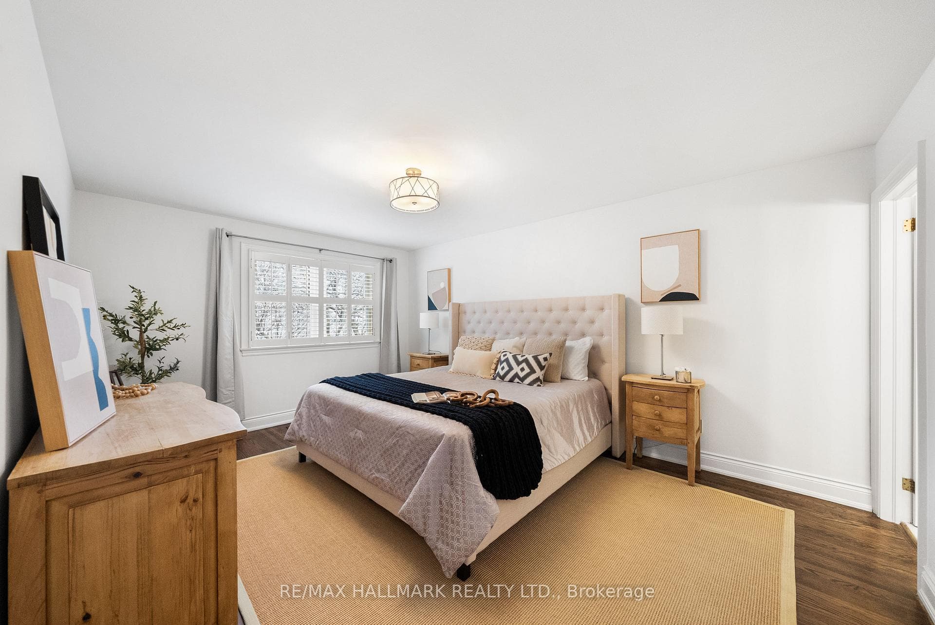 55 Riverside Boulevard photo 26