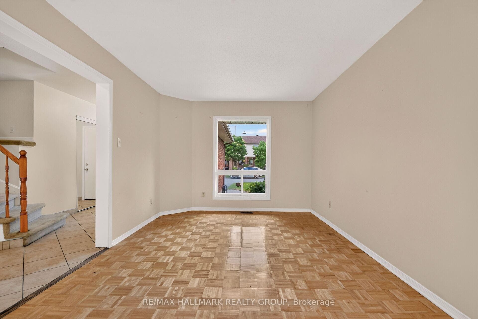 49 Newport Crescent photo 17