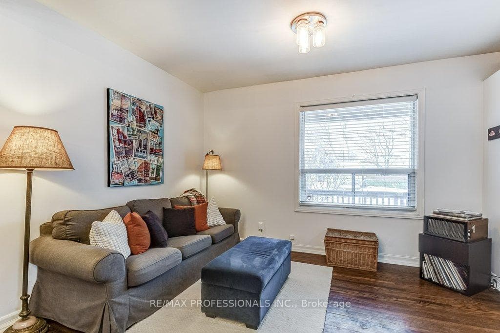 269 Lumsden Avenue photo 4