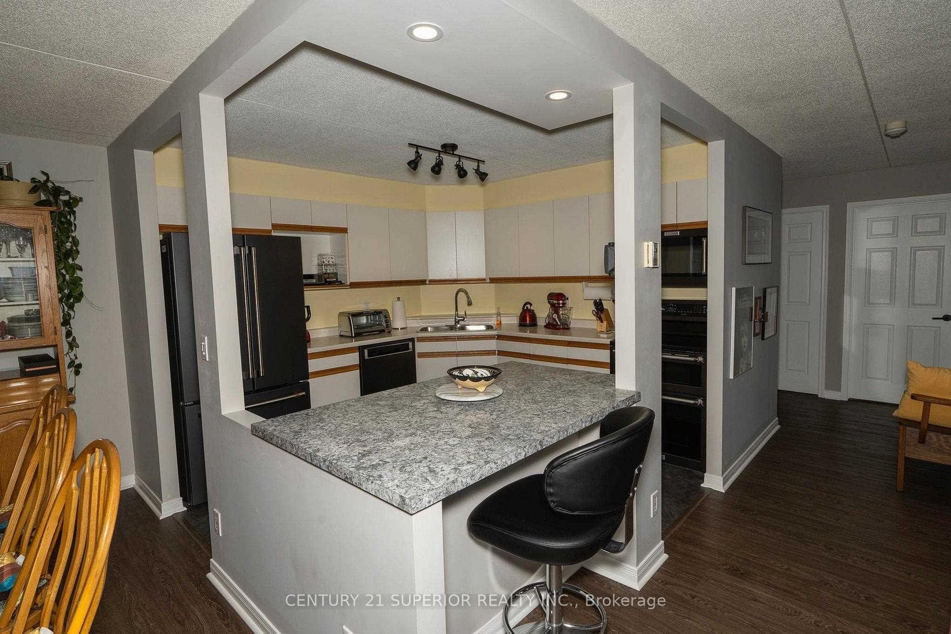 145 Fanshaw Street Unit 415 photo 3