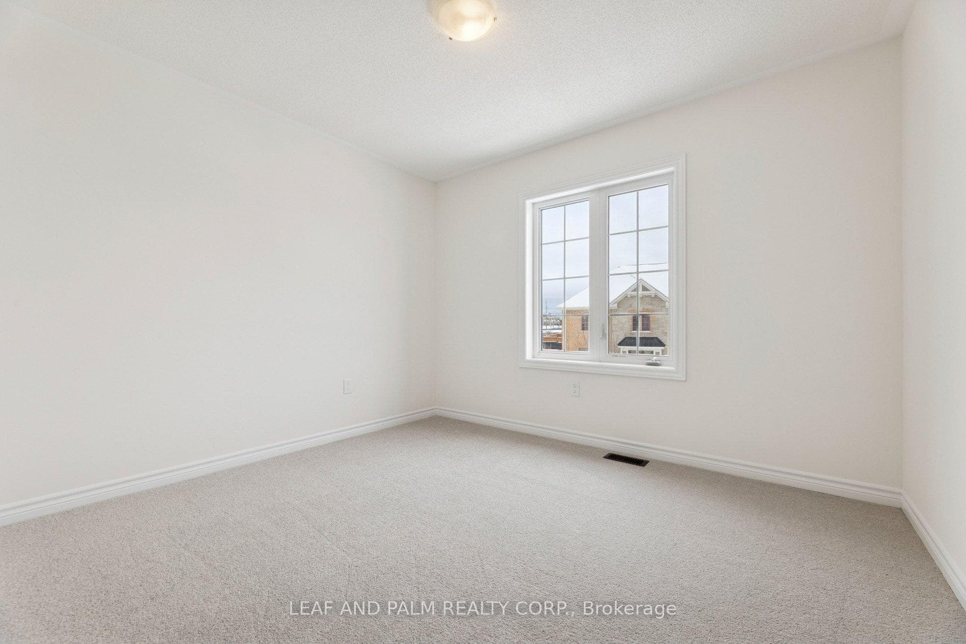 279 Northglen Boulevard photo 37