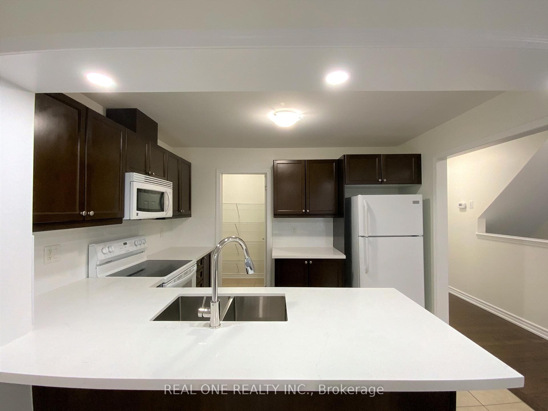 30 Henneberry Lane photo 4