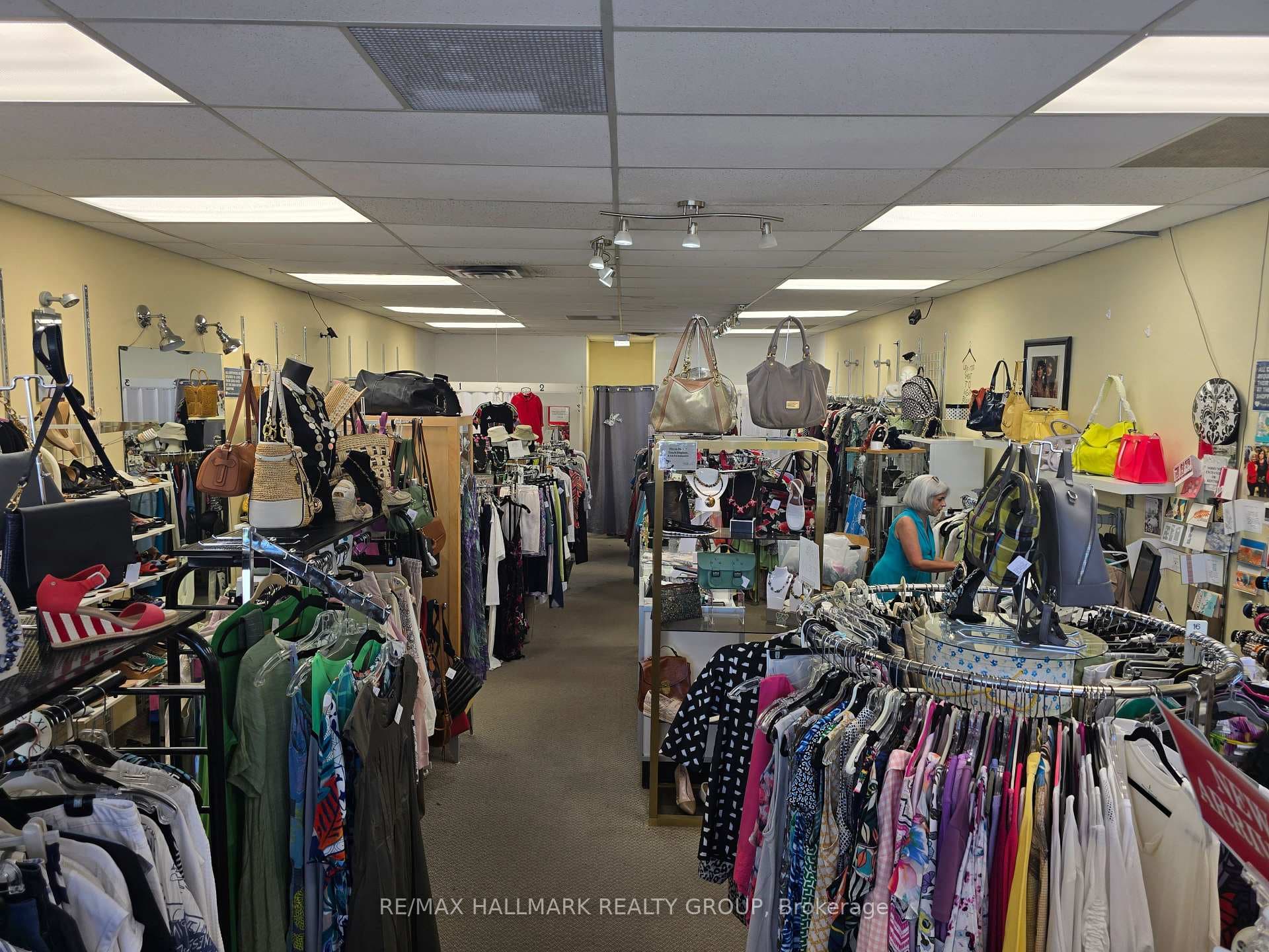 1500 Bank Street Unit 28 photo 3