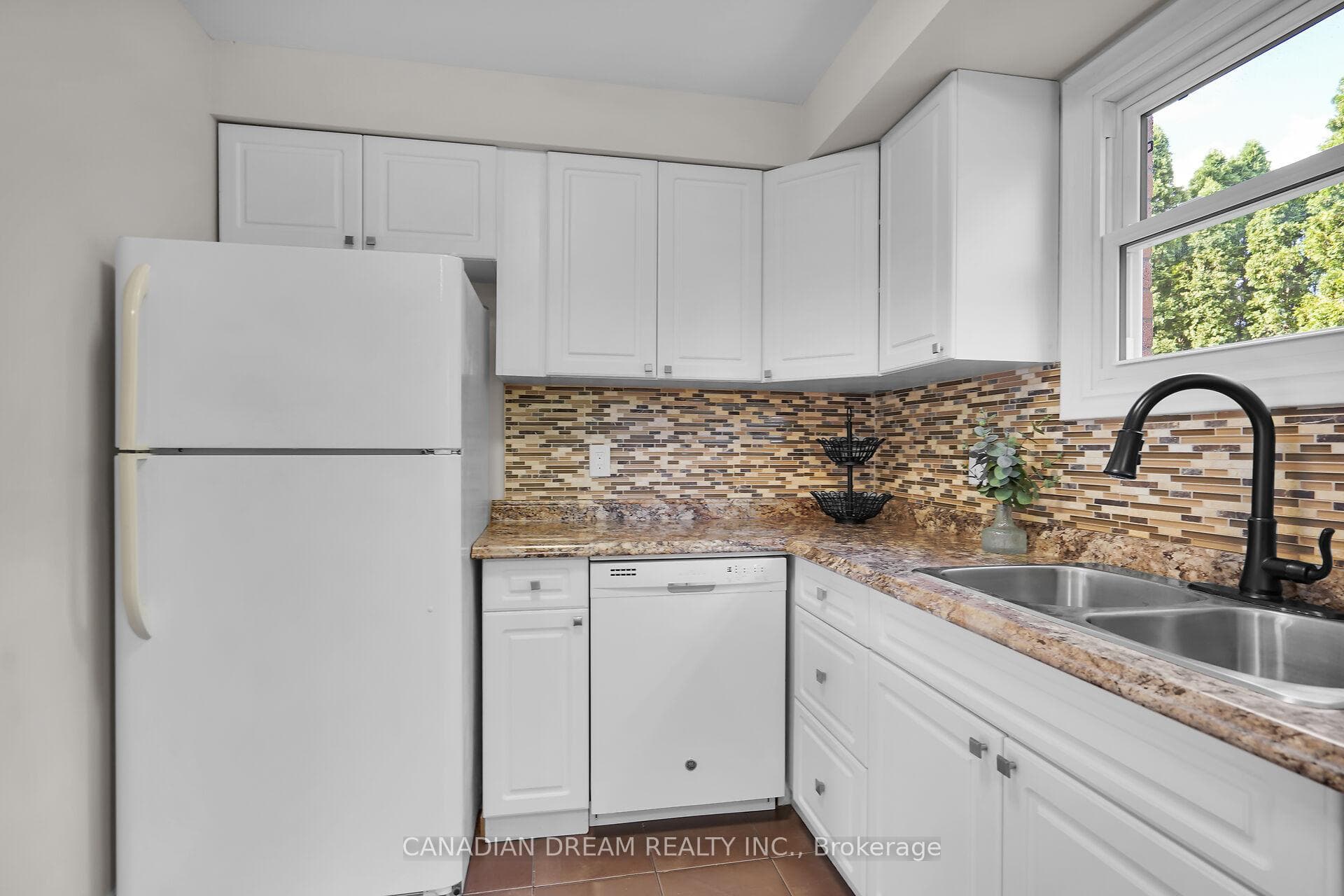 101 Highview Avenue Unit 18 photo 12