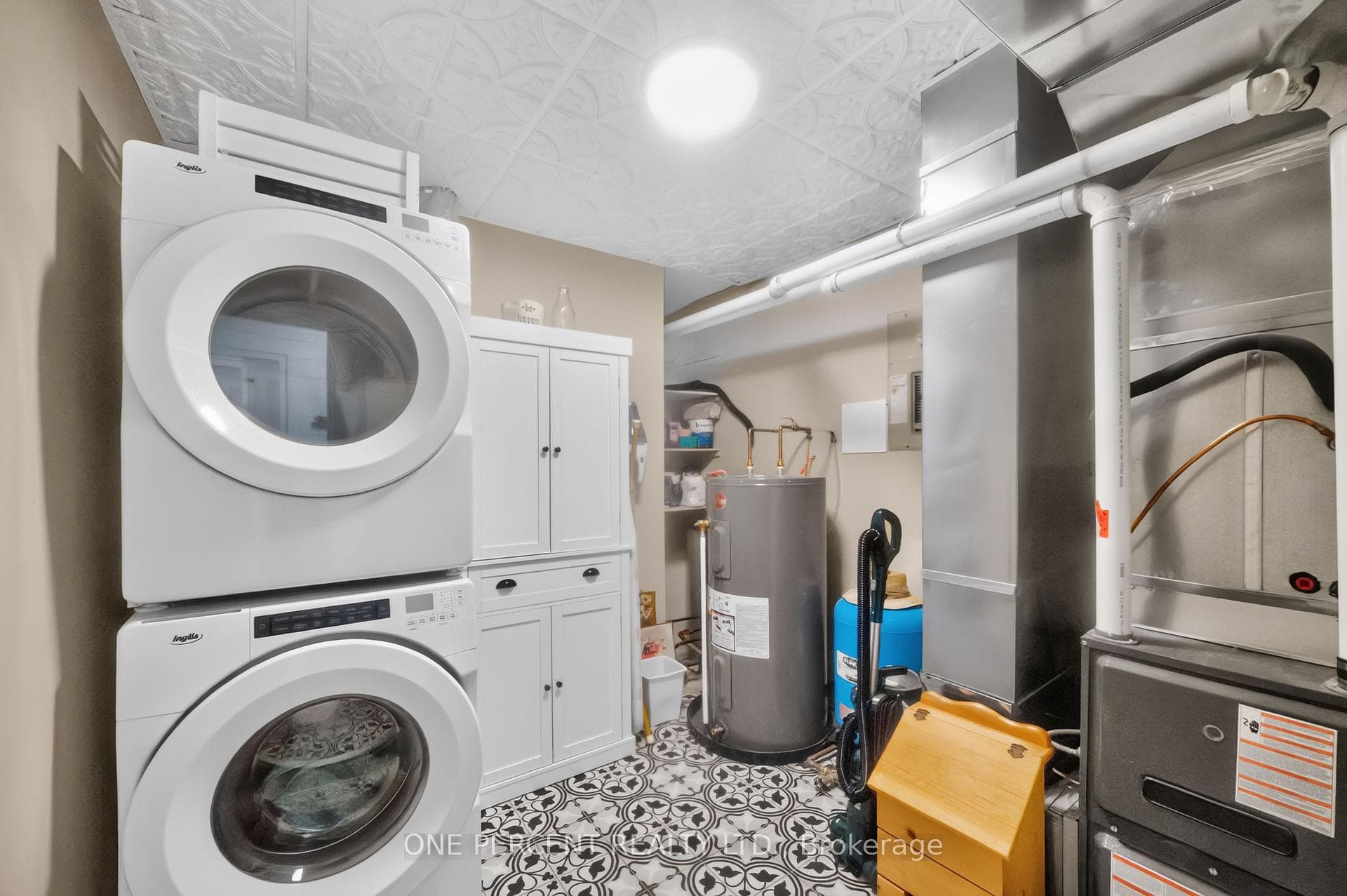 412 MANITOBA Street photo 25