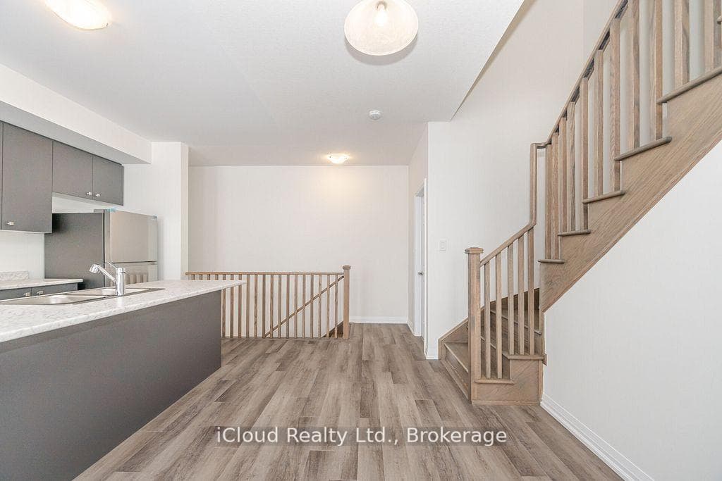 53 Stanley Avenue photo 11