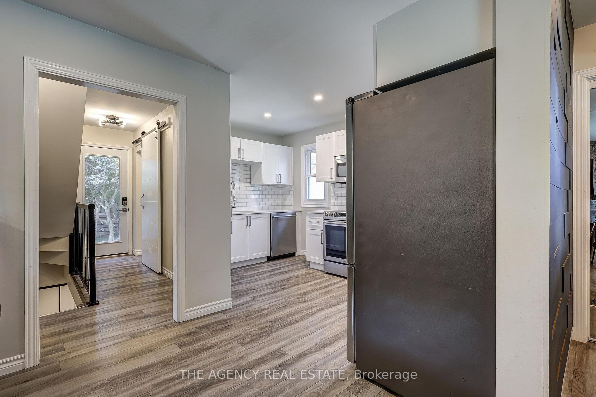 205 Rhine Avenue photo 9