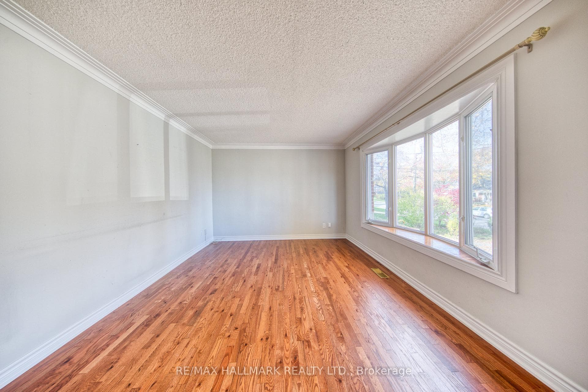 31 Glen Muir Drive Unit Main photo 3