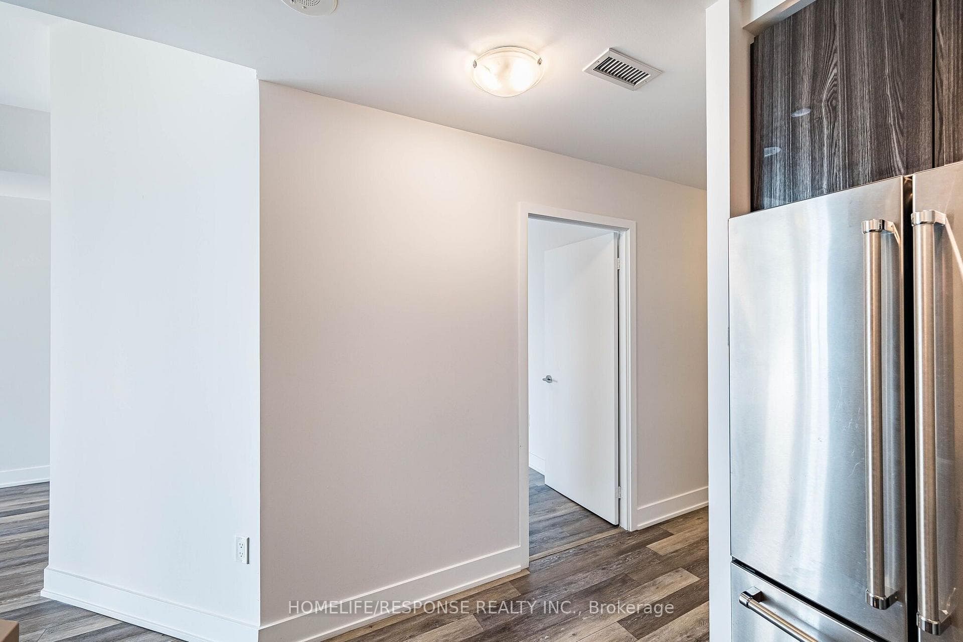 20 SHORE BREEZE Drive Unit 1008 photo 10