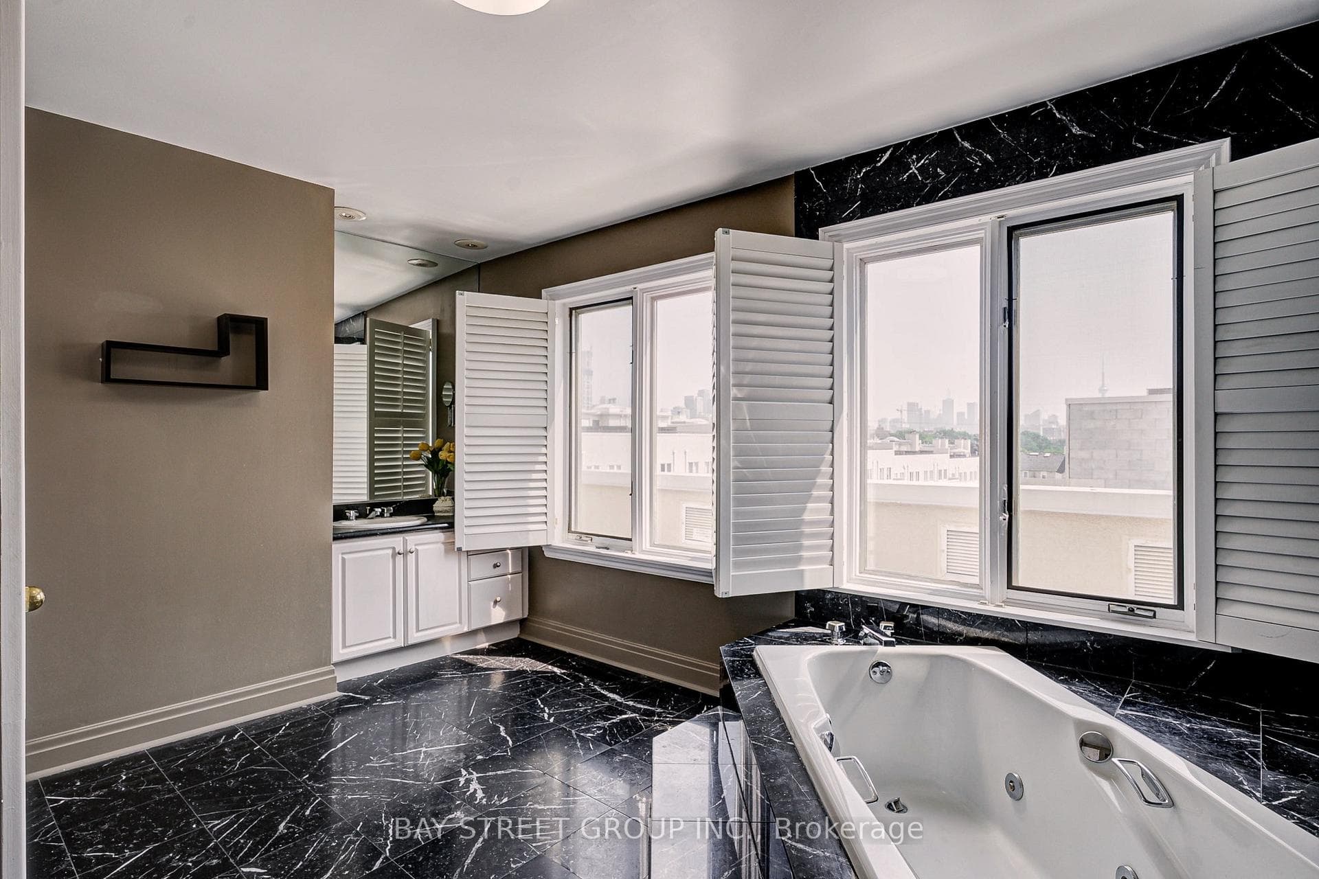 529 Davenport Road photo 19