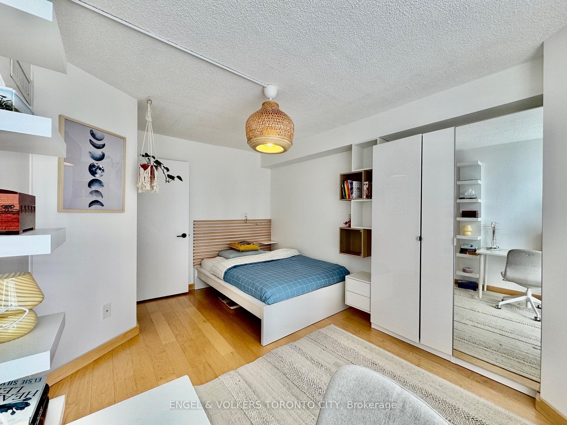 44 St Joseph Street Unit 2410 photo 13