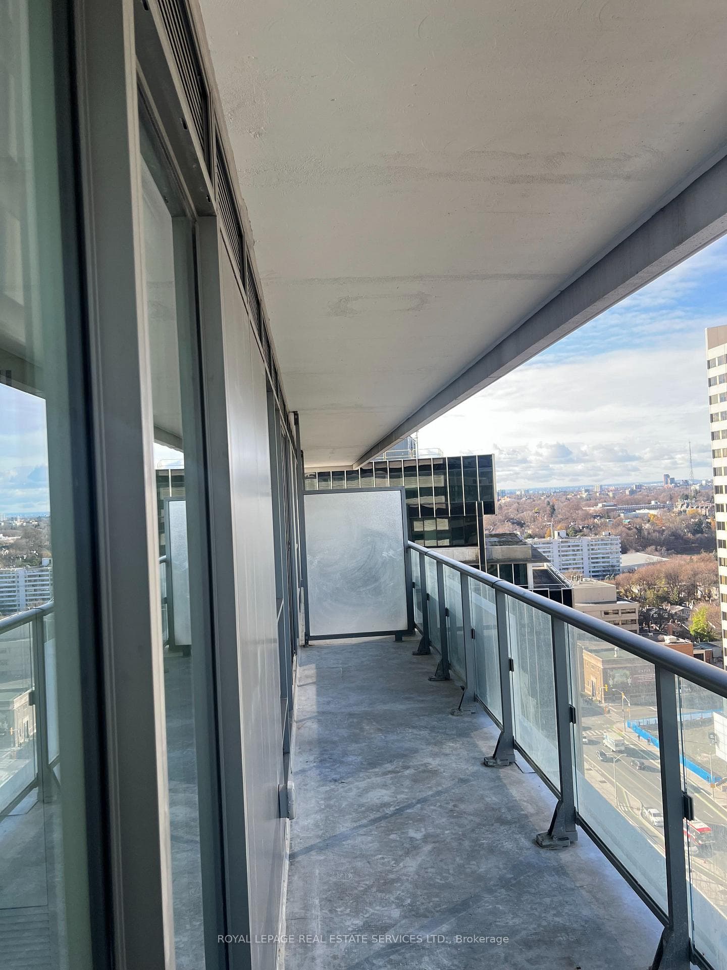 2221 Yonge Street Unit 1911 photo 18