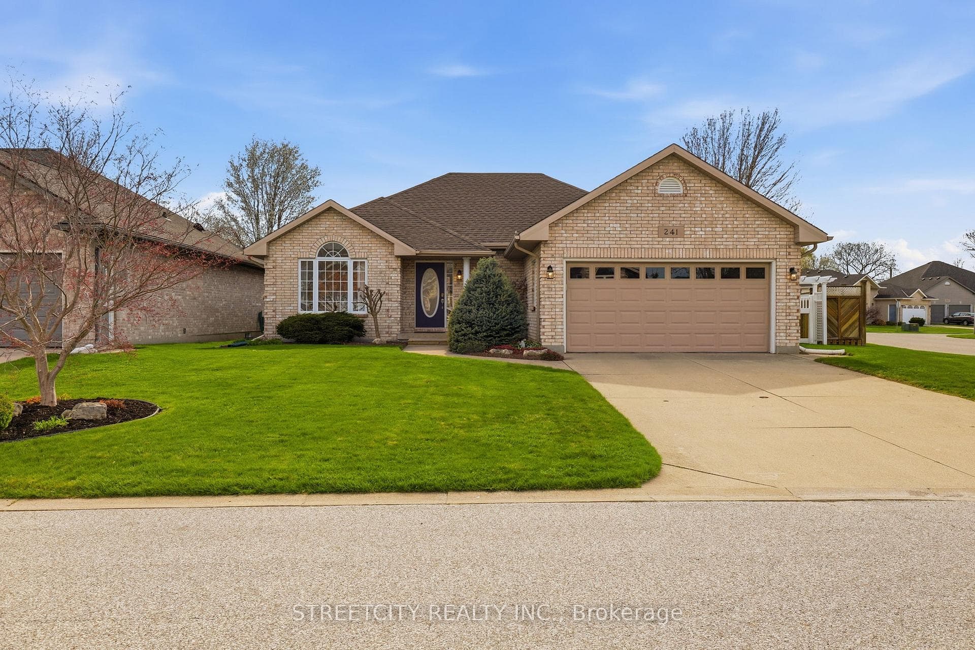 241 Canadore Court photo 1