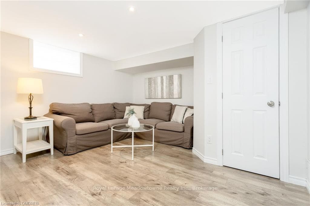 131 BELL Street photo 36