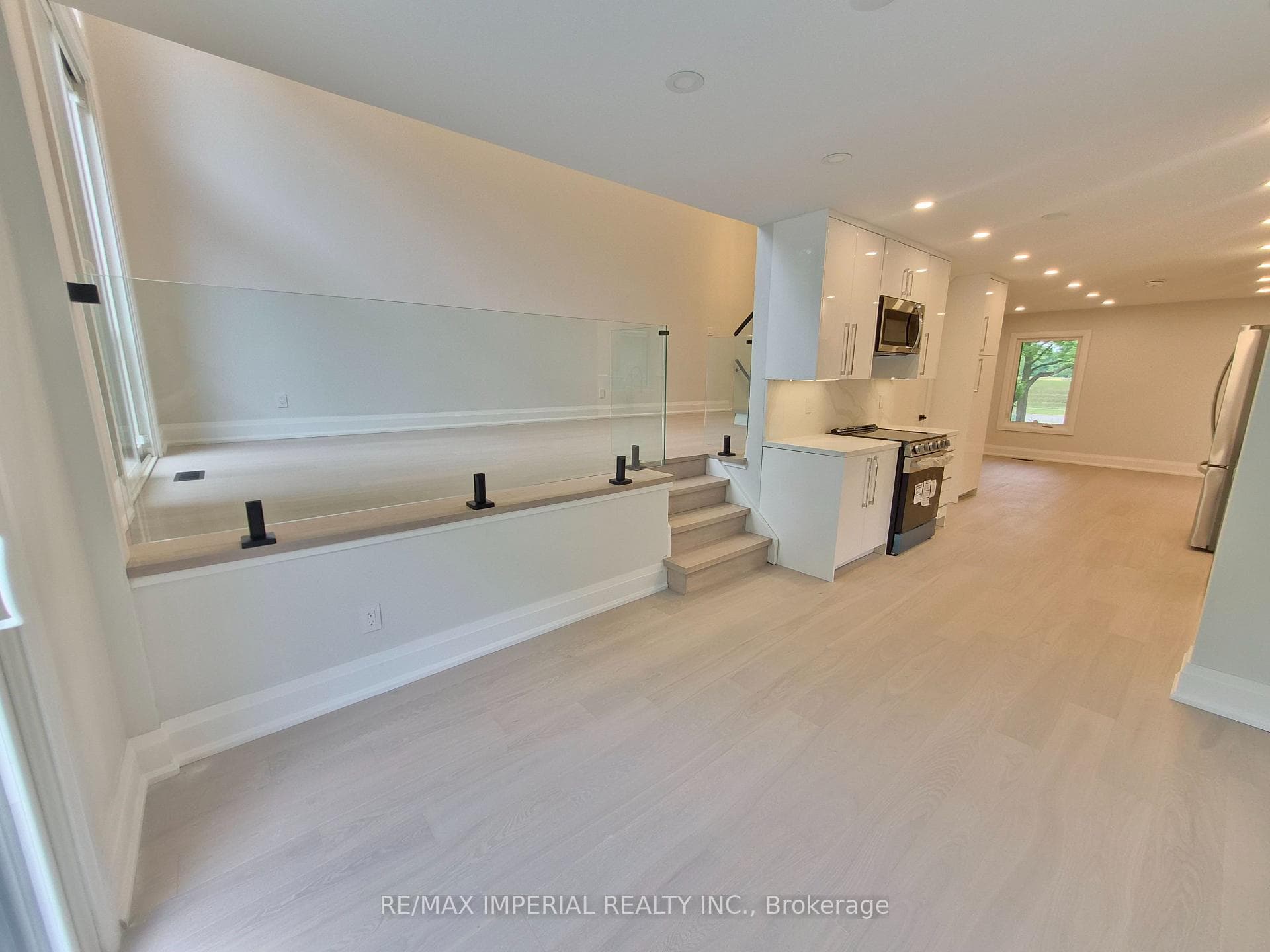 191 Avenue Road photo 12