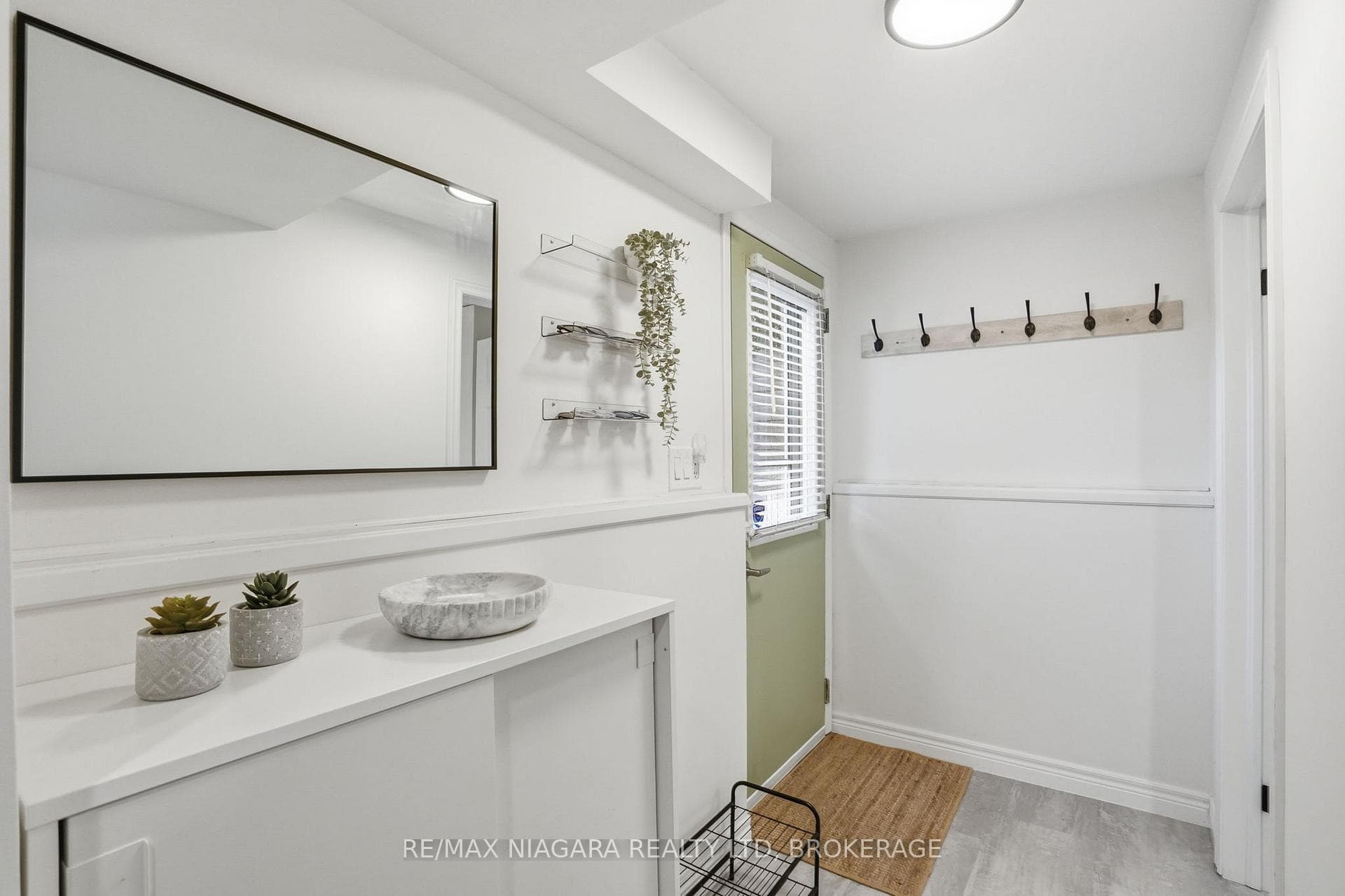 129 Elma Street photo 38
