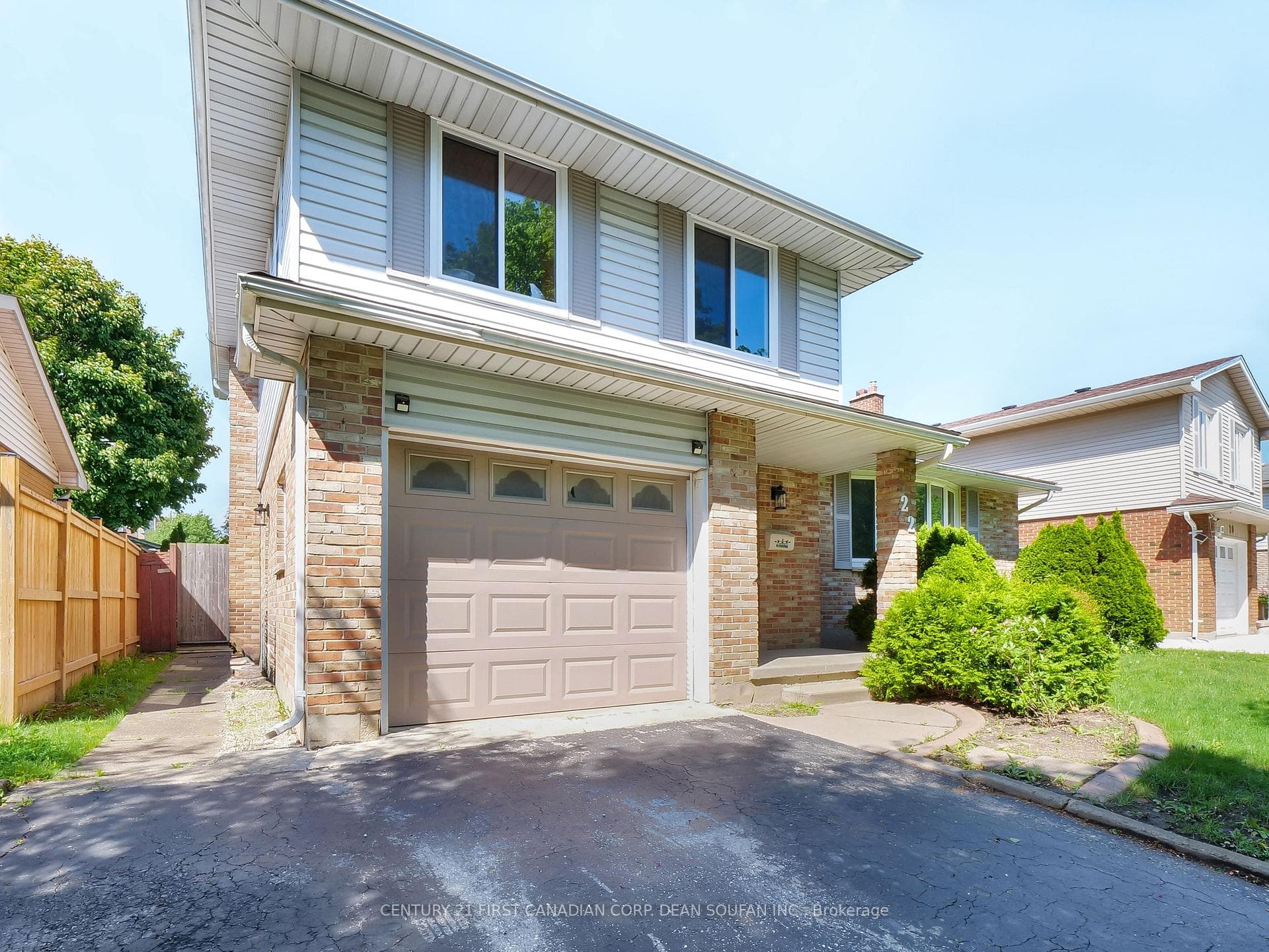 22 Alayne Crescent photo 3