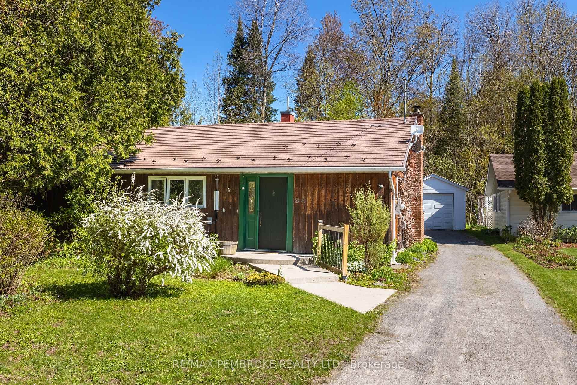 98 Glendale Avenue photo 4