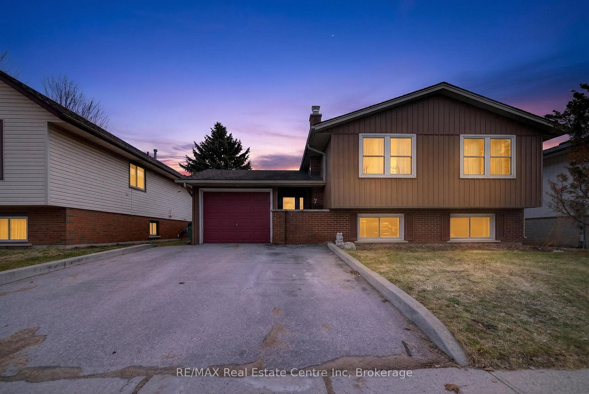 7 Sanderson Drive photo 34
