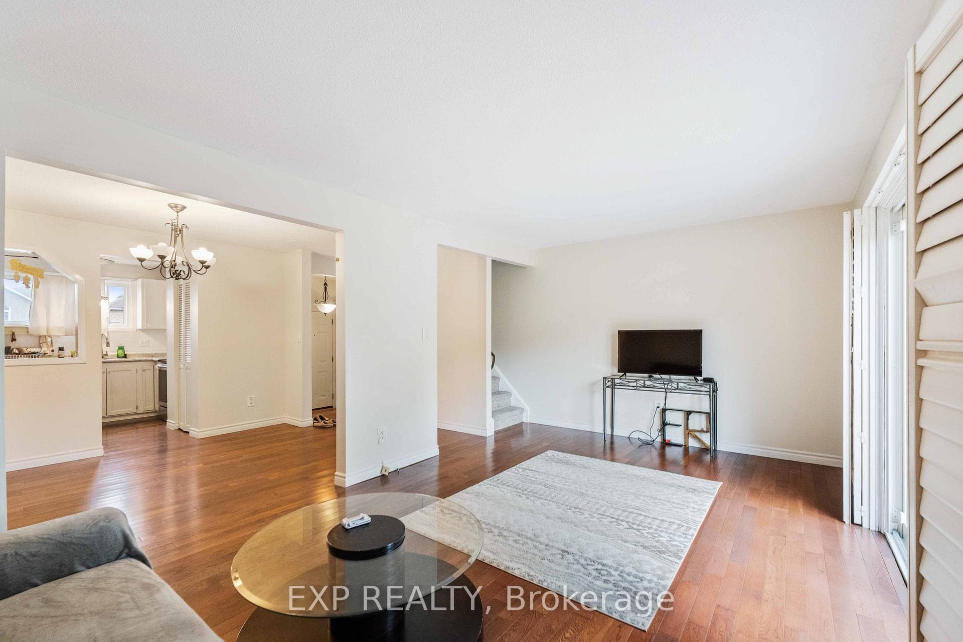10 Claudette Gate photo 13