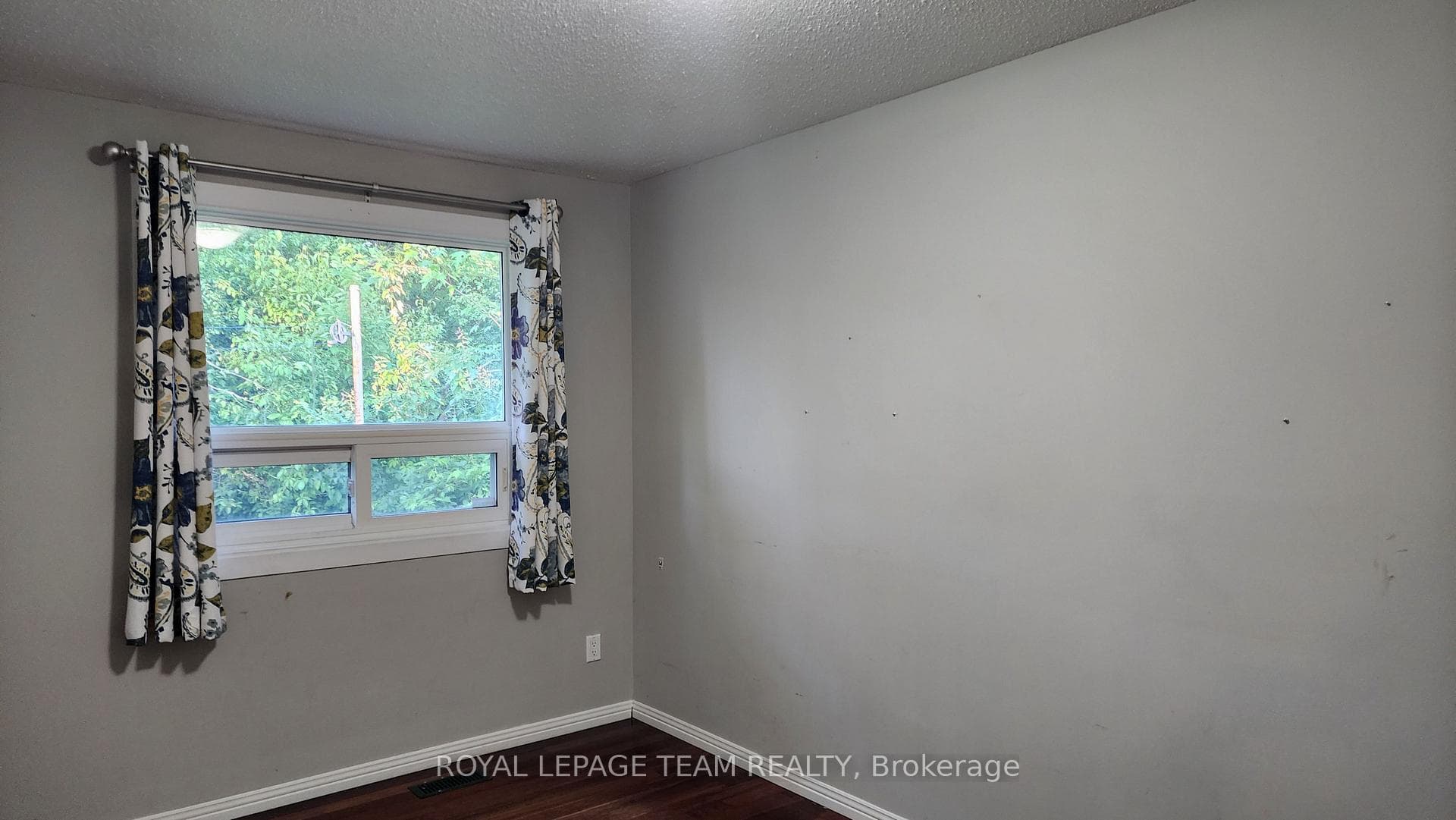 1013 Cadboro Road photo 17