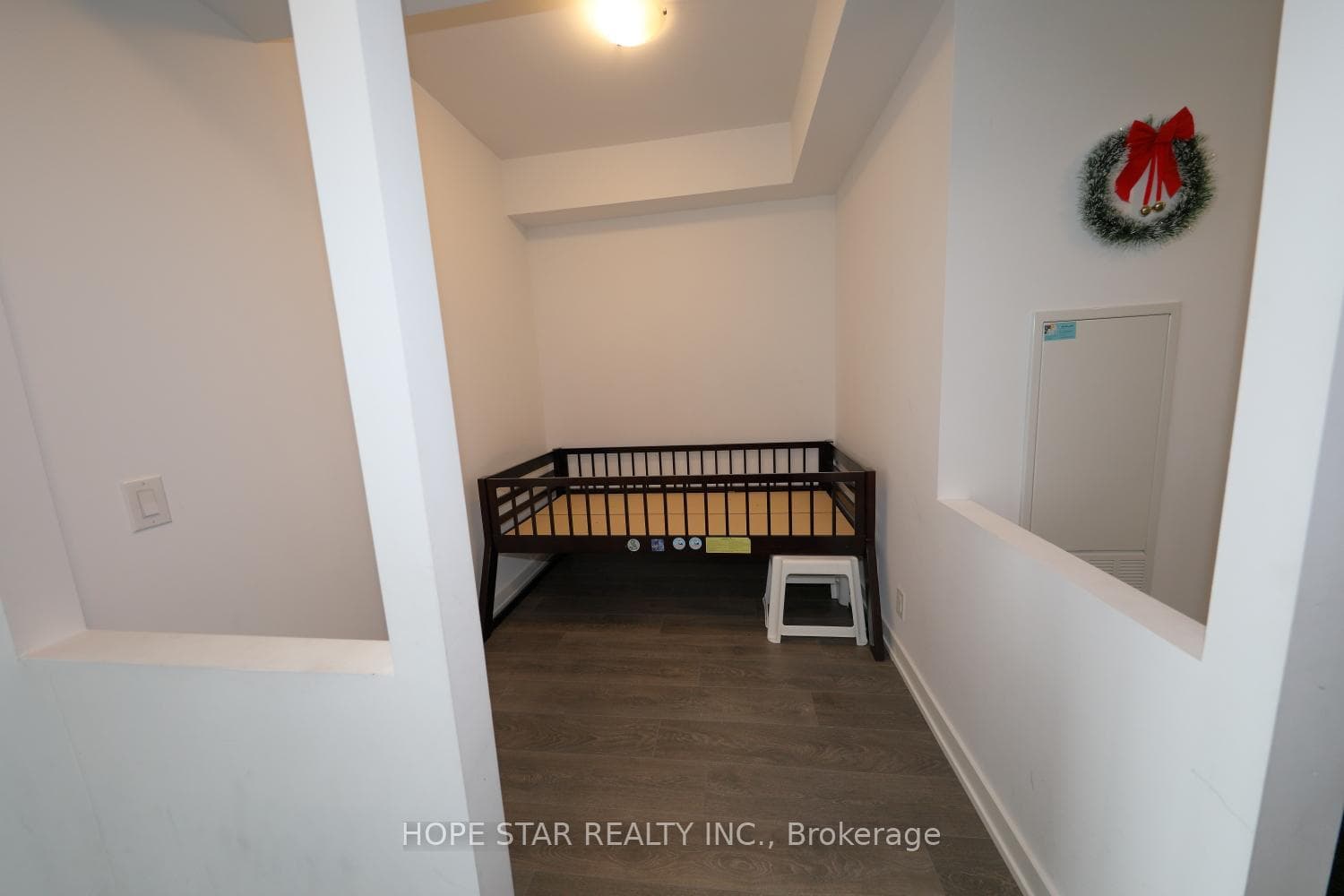 609 Avenue Road Unit 1403 photo 12