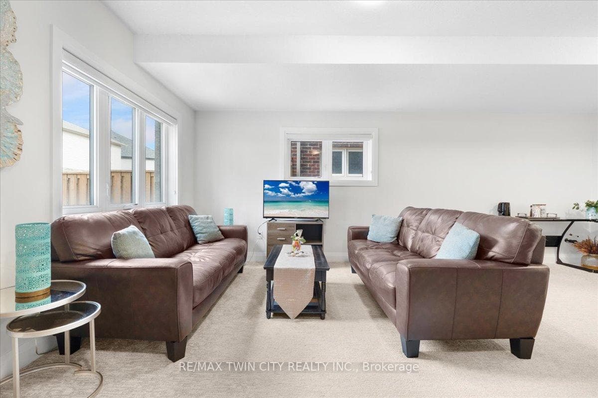 657 Benninger Drive photo 39