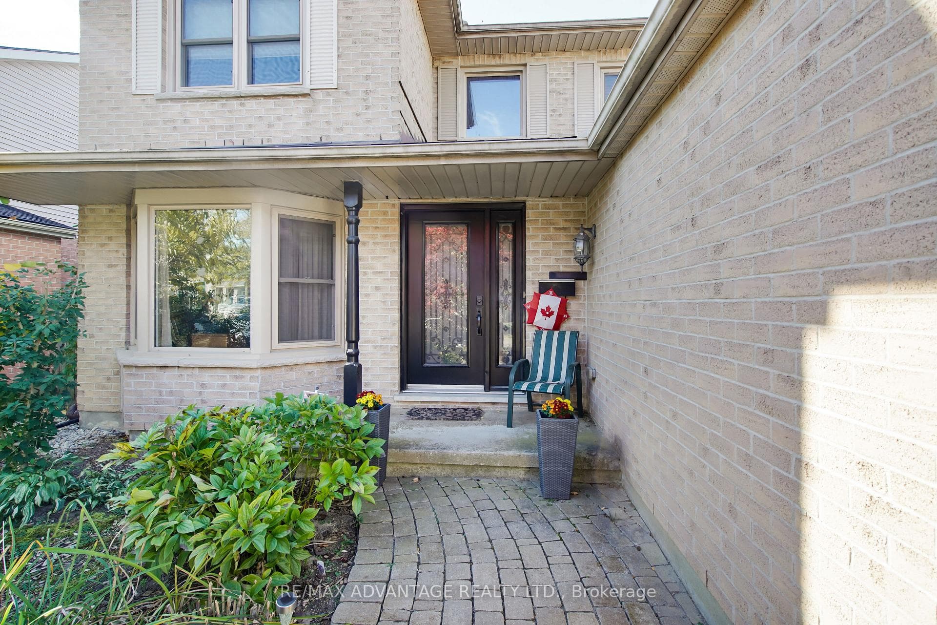 51 Laurel Crescent photo 3
