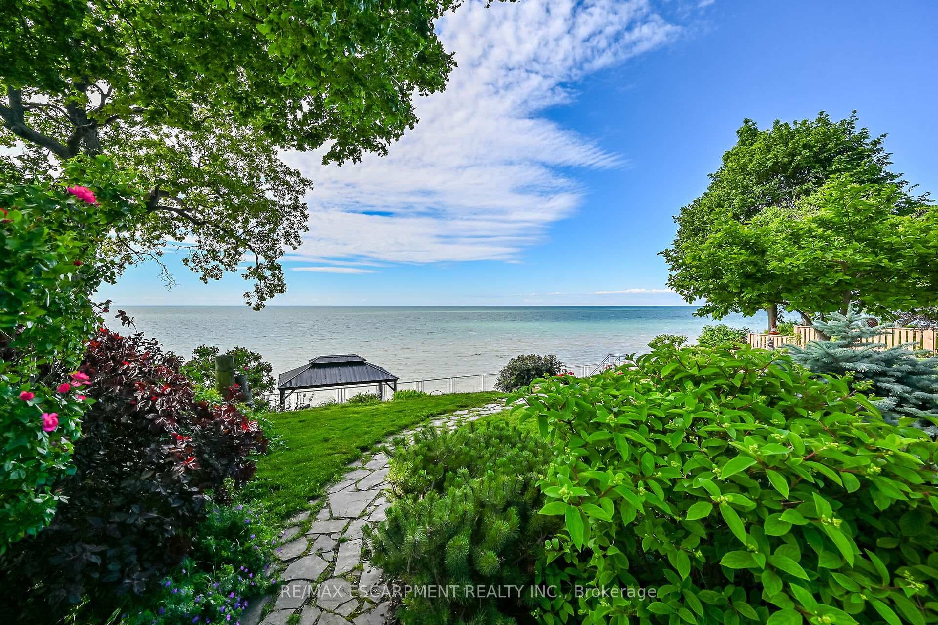 108 Lakeside Drive photo 29