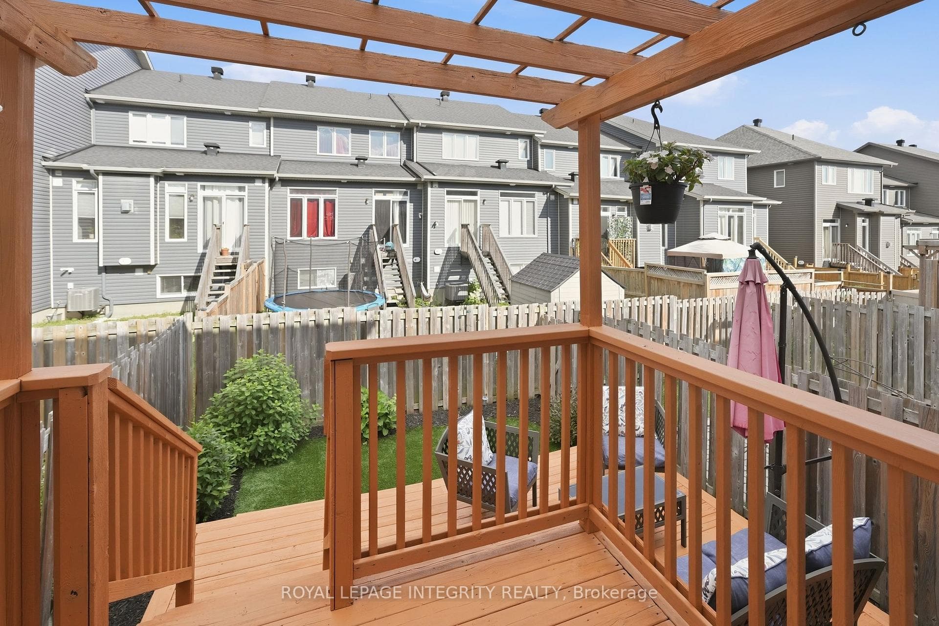 300 Rolling Meadow Crescent photo 36
