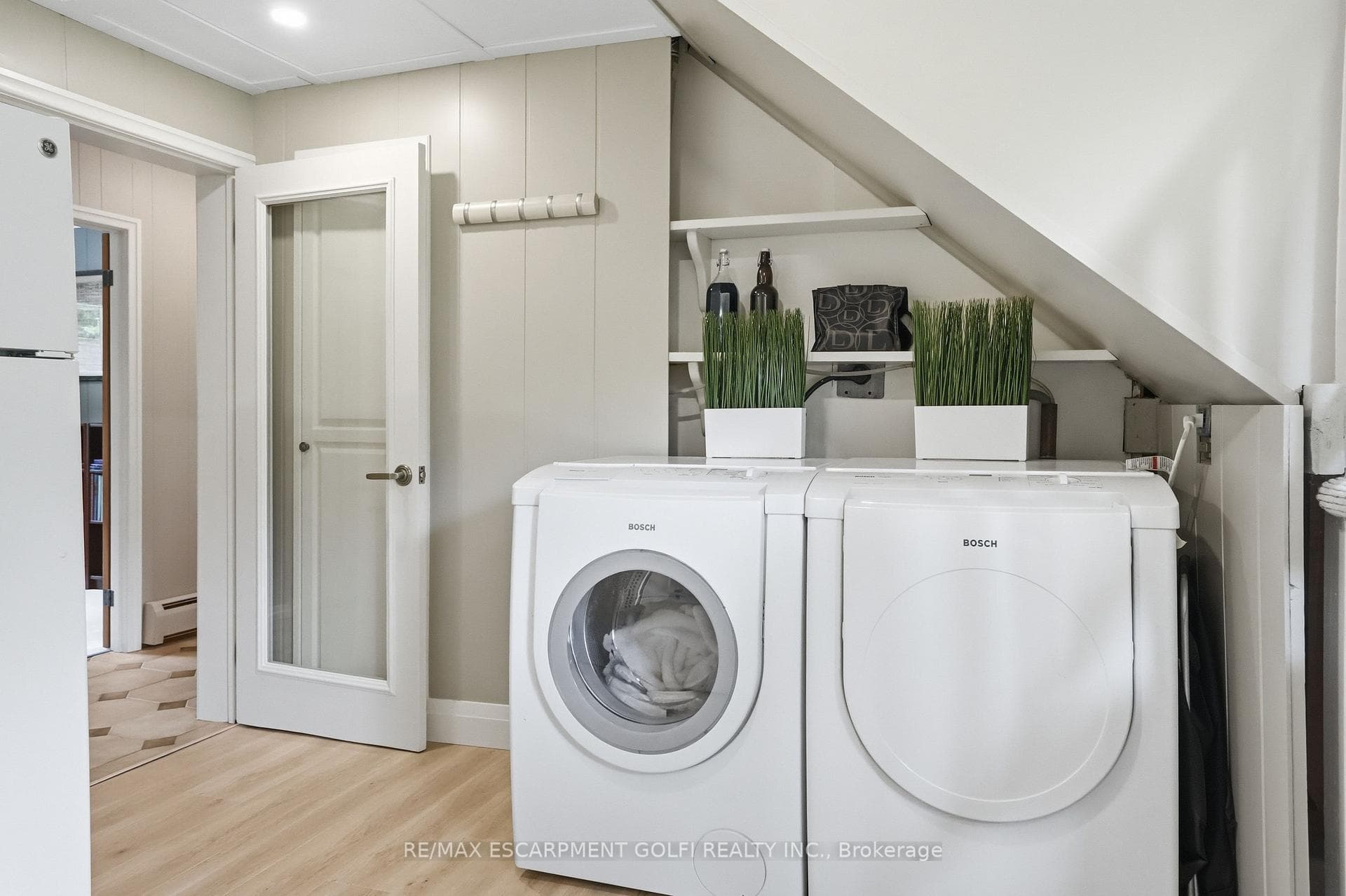 5 MAPLE Avenue photo 33