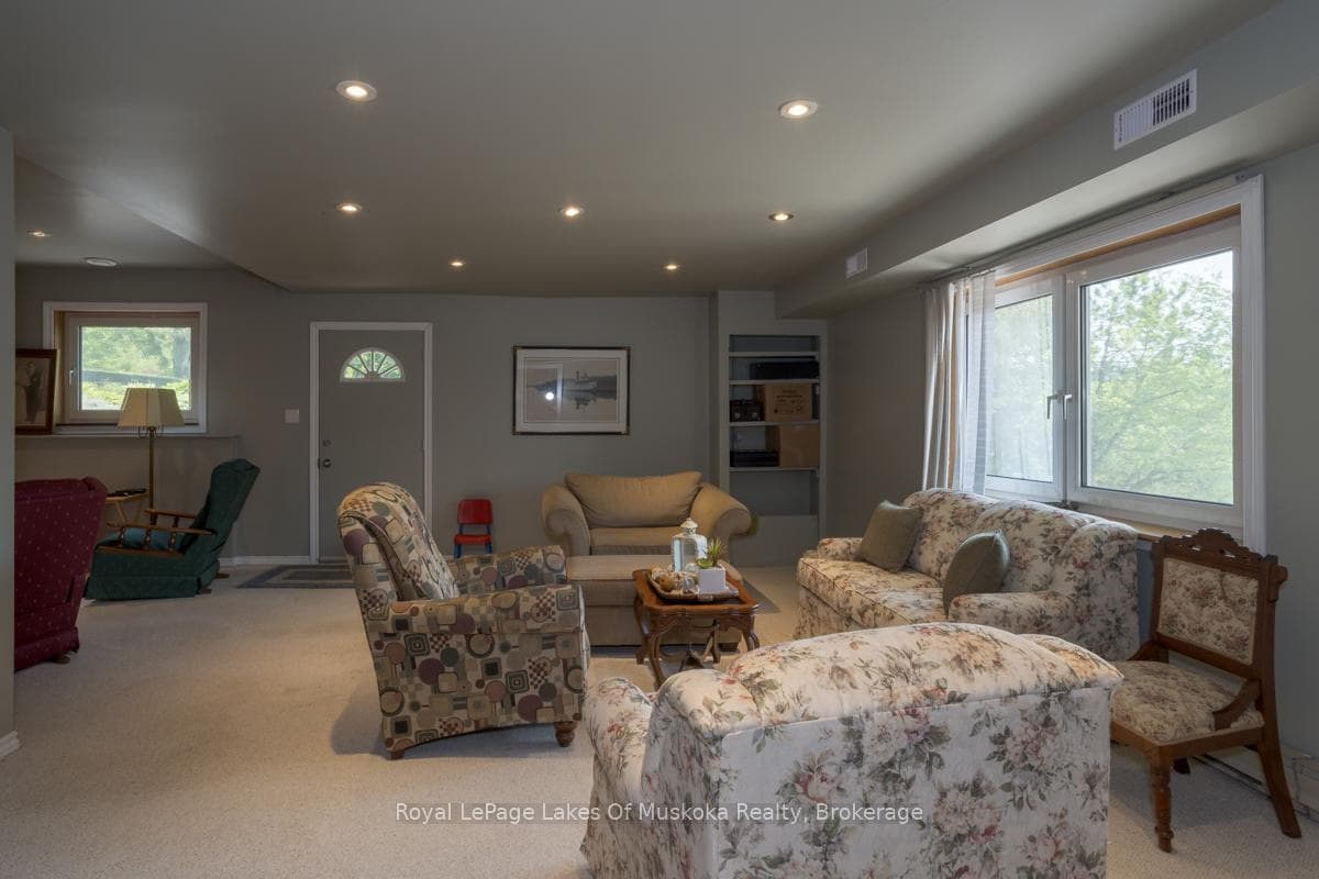 110 Dill Street photo 25