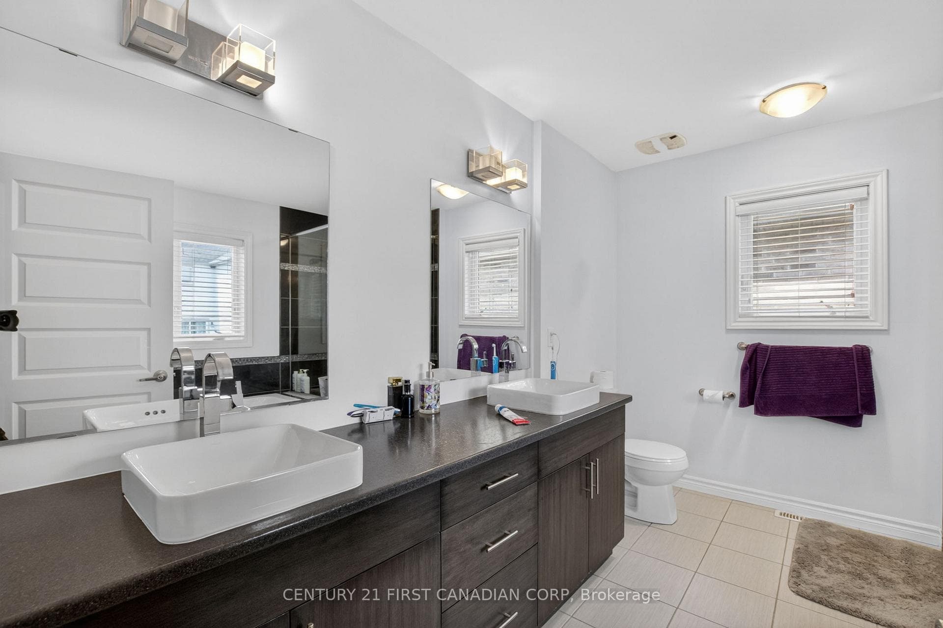 697 Killarney Road photo 17