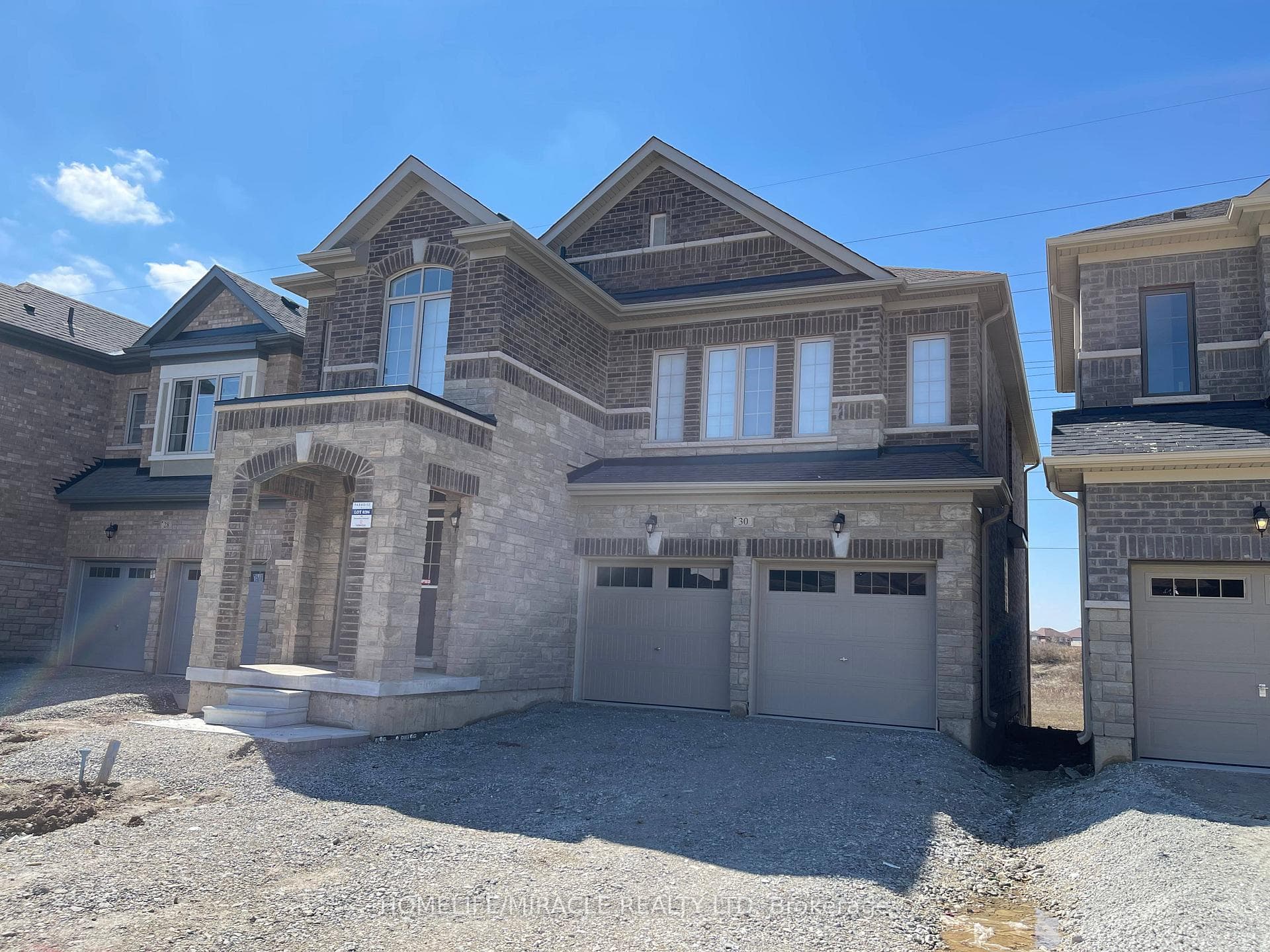 30 Bavenden Crescent photo 2