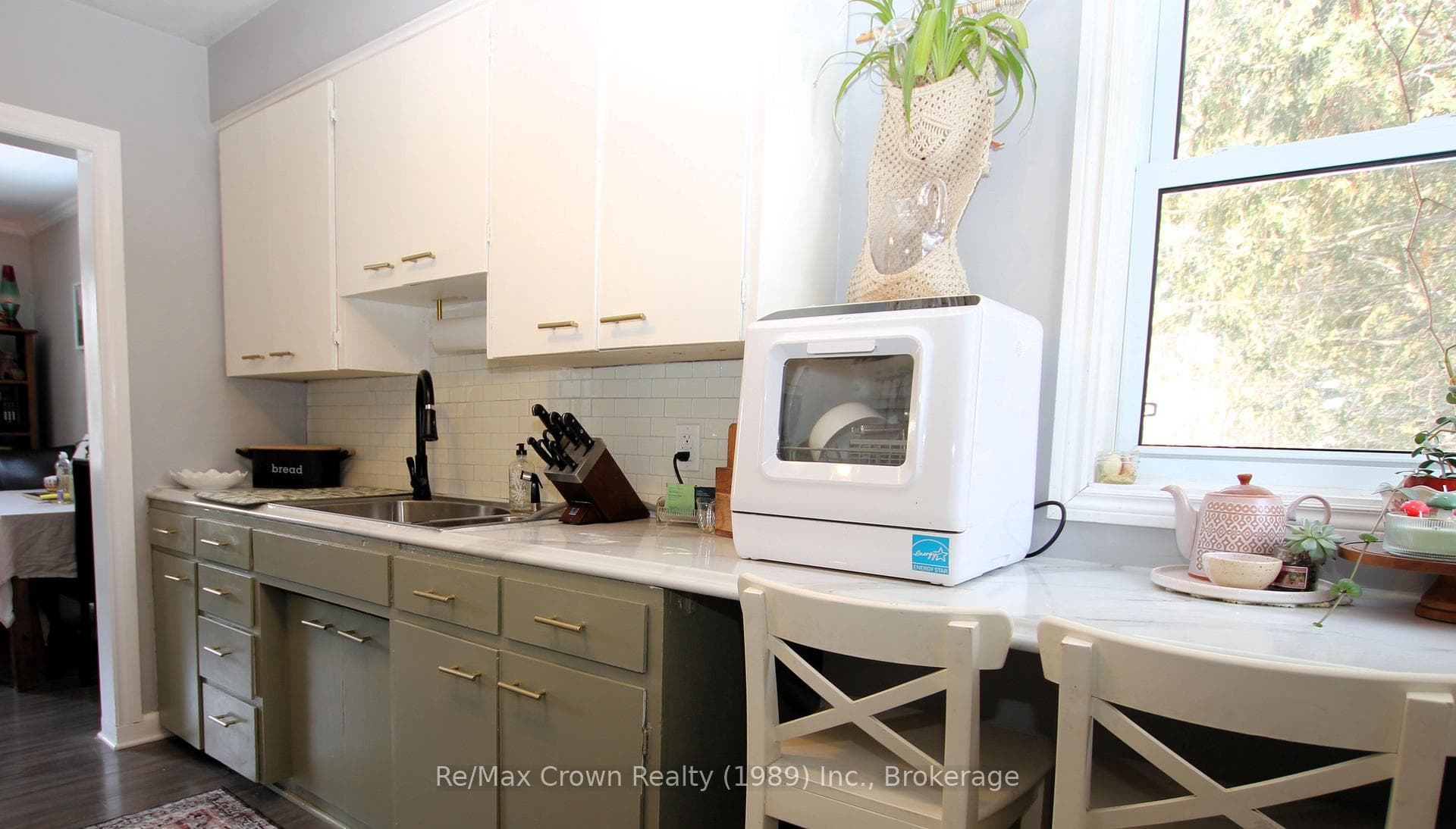 184 Lee Avenue photo 11