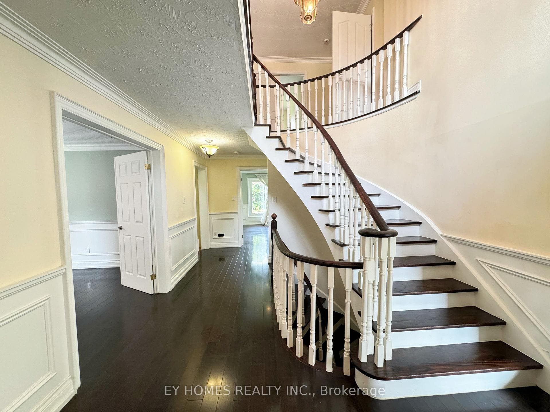 28 Charlton Boulevard photo 2
