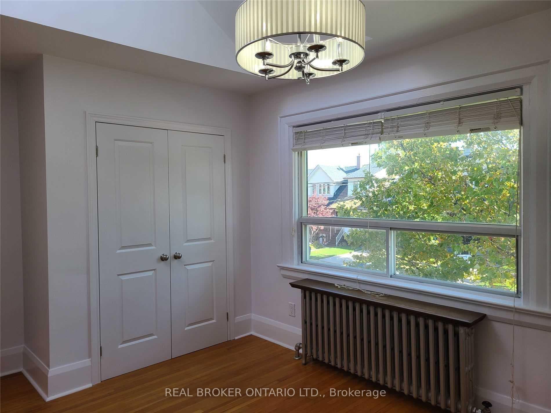 130 Harvie Avenue photo 16