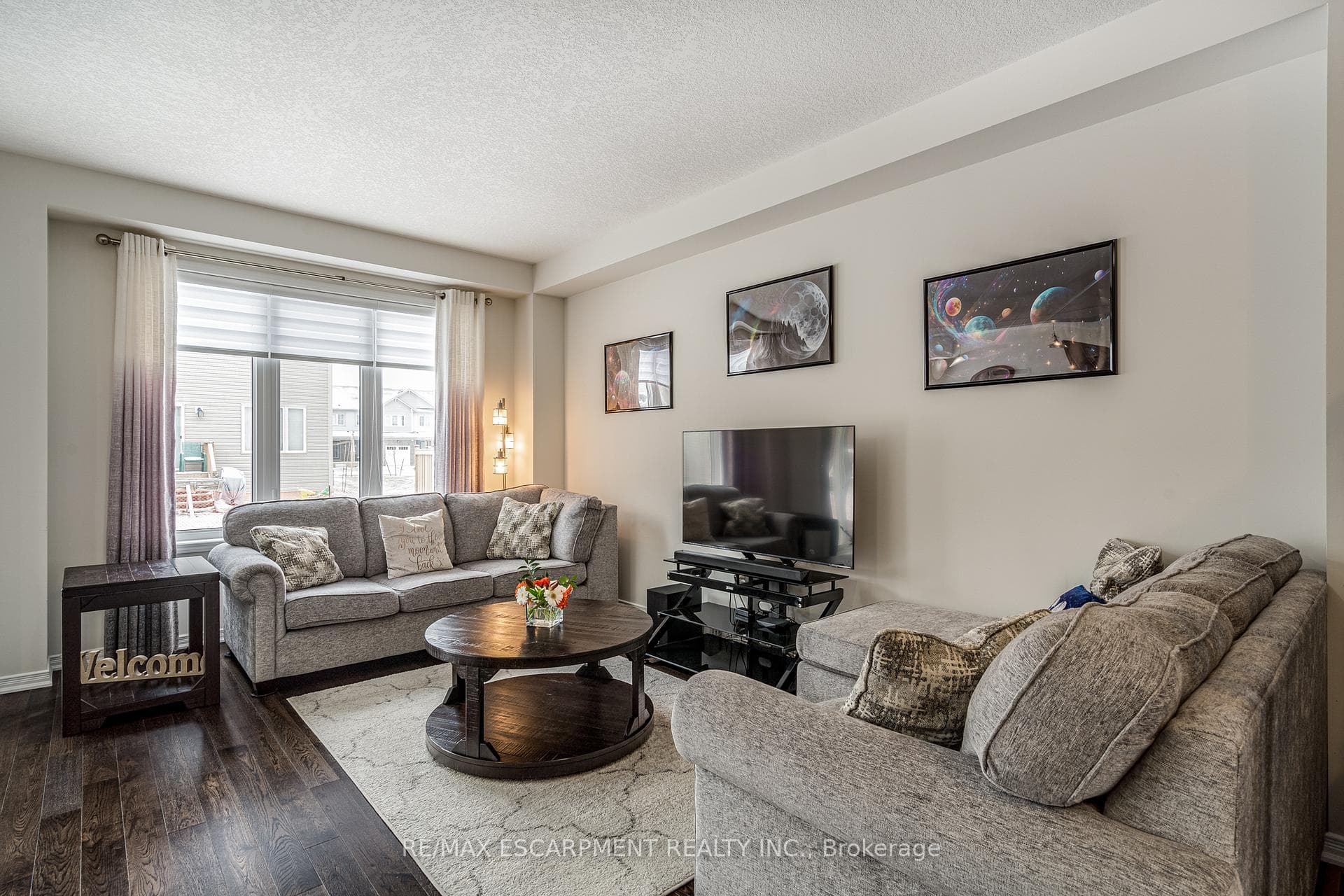 196 Kinsman Drive photo 6