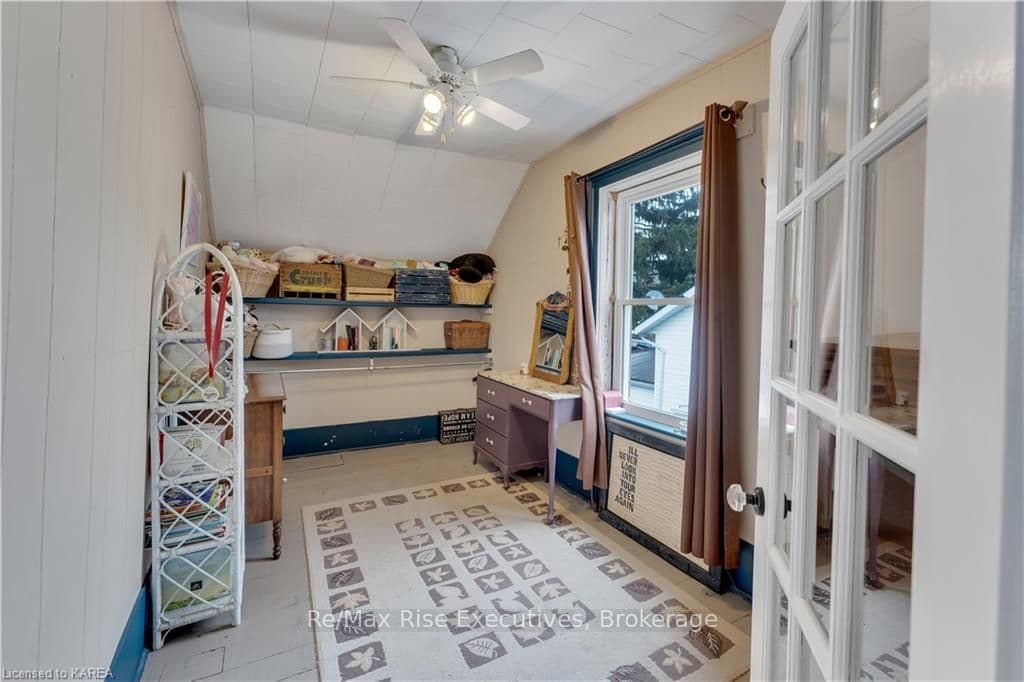 285 THOMAS Street photo 30