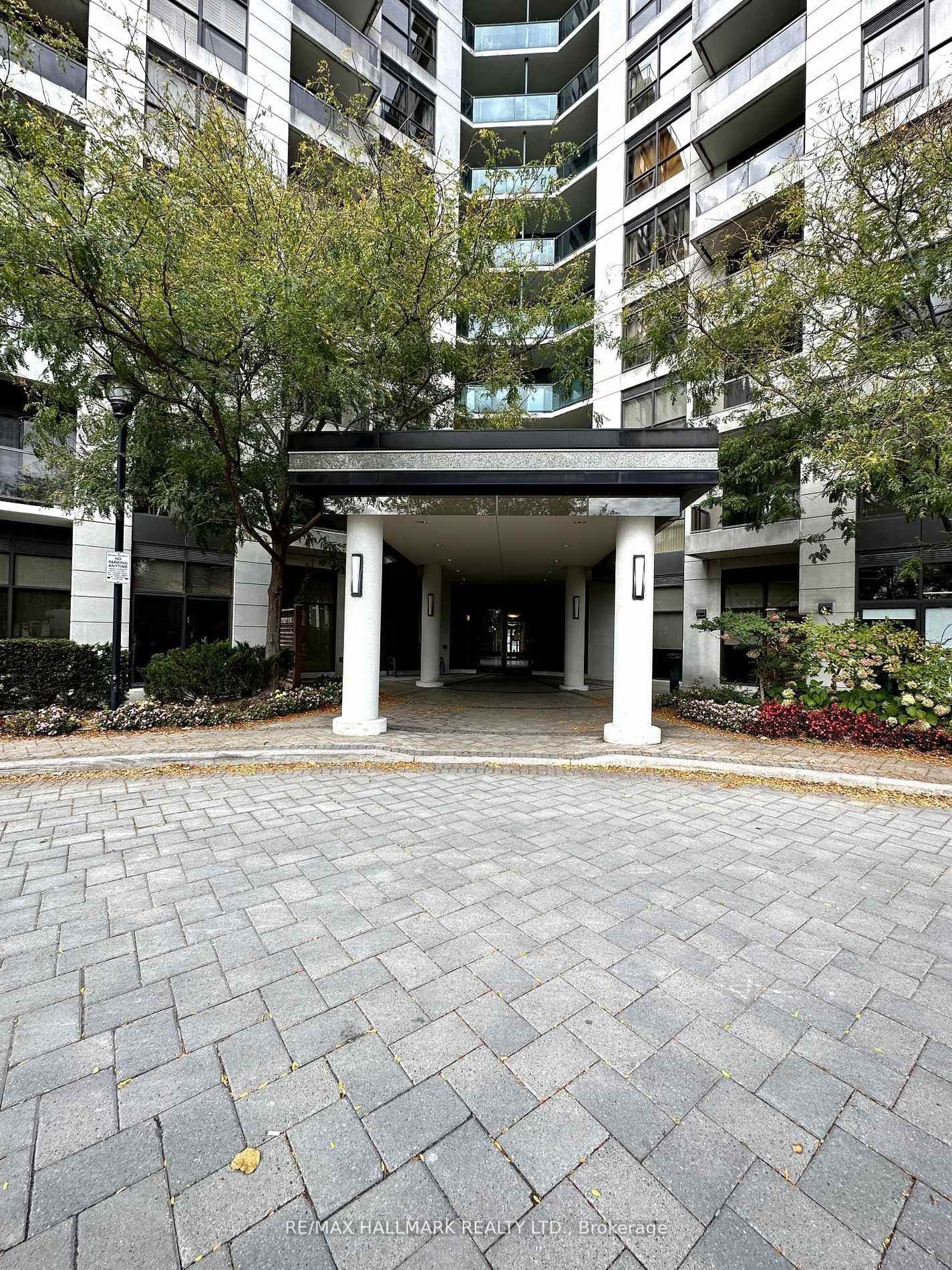 18 Harding Boulevard Unit 428 photo 1